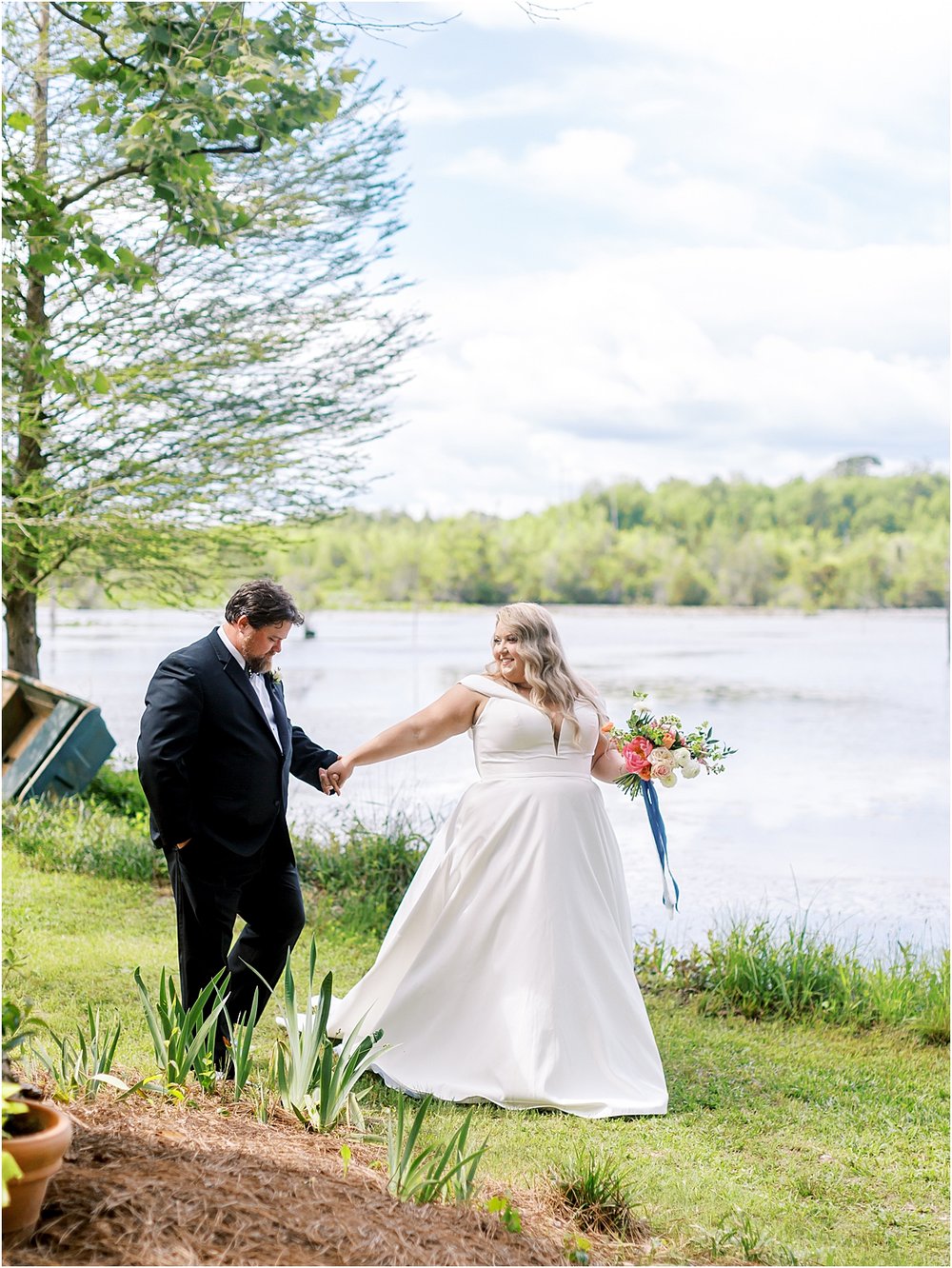Southern charm Bride and Groom waterfront pictures