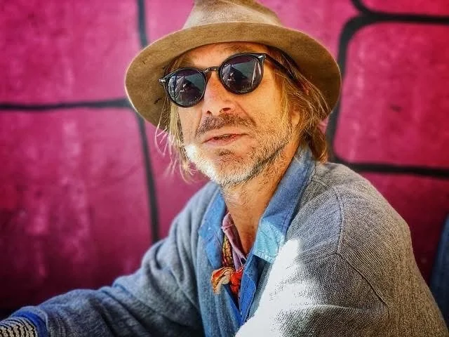 Very sad to hear of the tragic passing of the great songwriter/performer Todd Snider. Our paths crossed a few times over the years, the last being in 2019 backstage at a radio show. We had a lighthearted discussion about words that are difficult or i