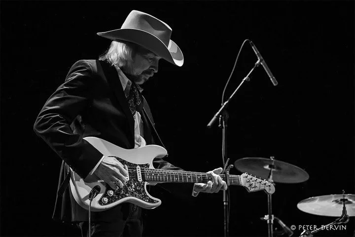 Thank you, Peter 🖤📸 Repost from @peterdervinphotography
&bull;
@davealvinoriginal &amp; The Guilty Ones performing at the @loberotheatre in Santa Barbara opening for @loslobos #americana #music #concert #blues #rock #concertphotography #americanmus