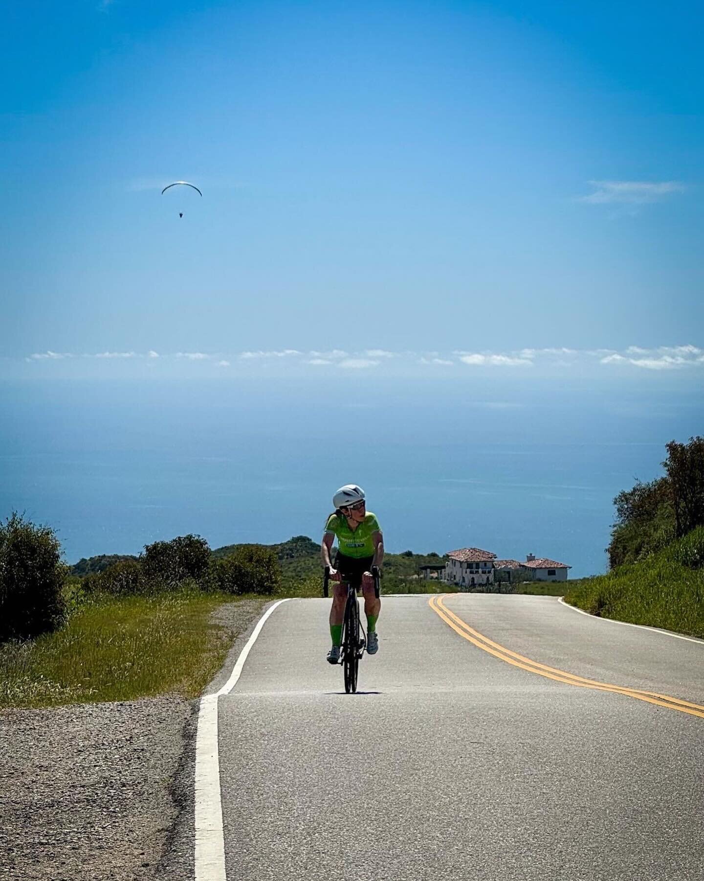 Rolling up on the season like&hellip;🚴🏻☀️

After a week of incredible riding in Southern California we&rsquo;re feeling eager for some racing on the horizon!

📸: @gerryantics