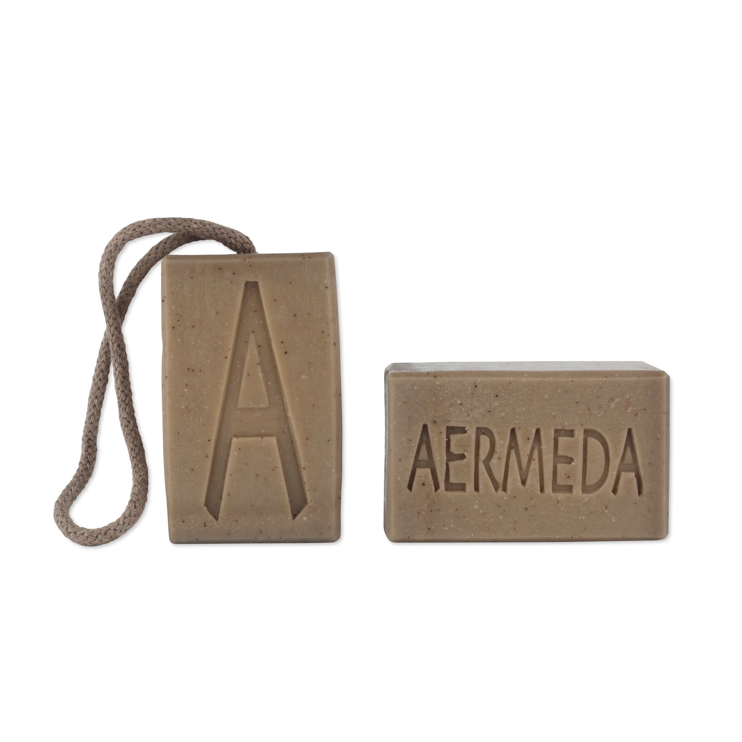 brown clay contributes to removing impurities on the skin, such as oils, and toxins