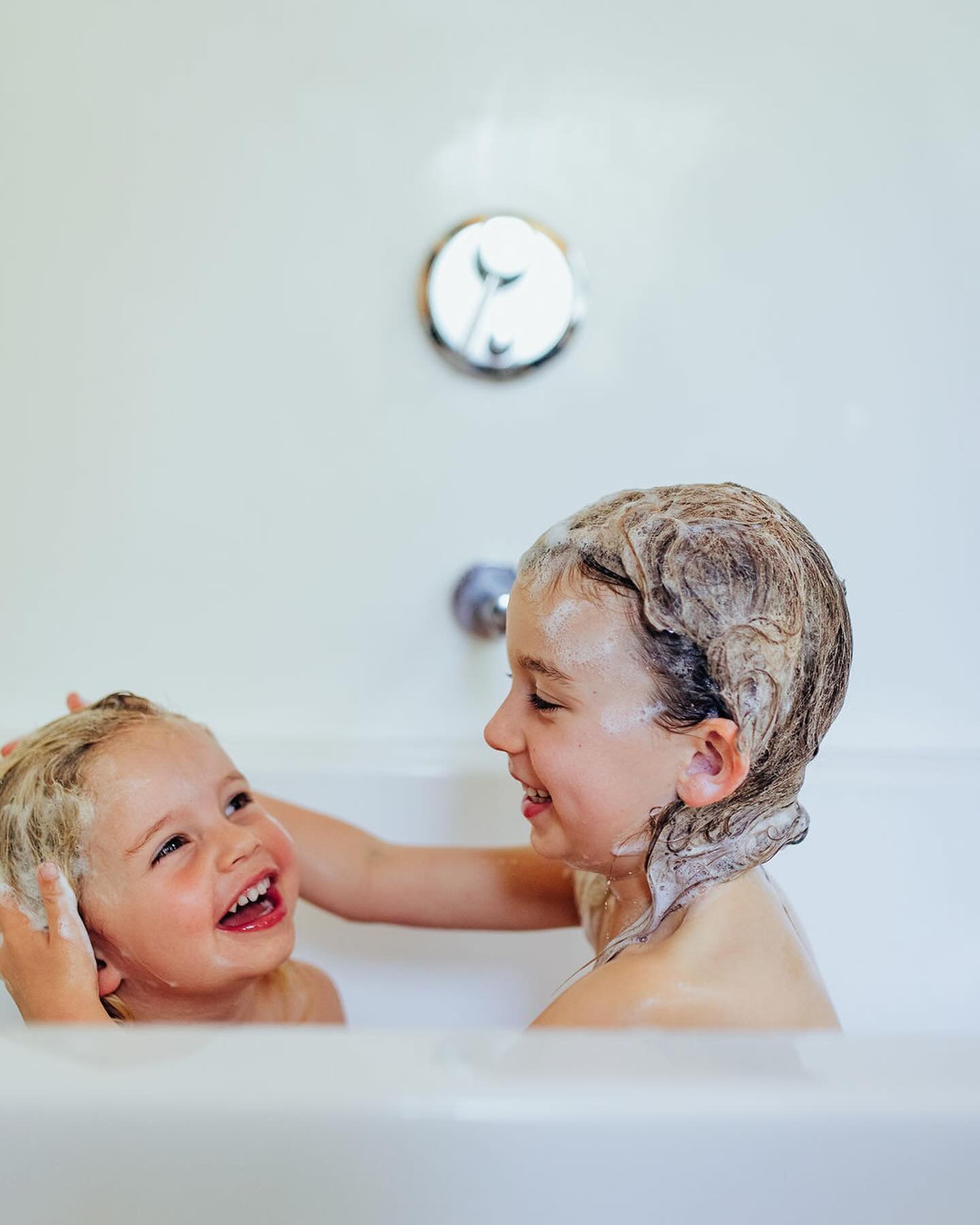 Our pH balanced shampoo bars are gentle enough for everyone - wishing you a weekend of smiles and laughter.

Available in unscented as well as three subtle essential oils blends.

Free from 
Soap
Palm oil
Sulphates
Silicones
Paragons
Phthalates
Synth