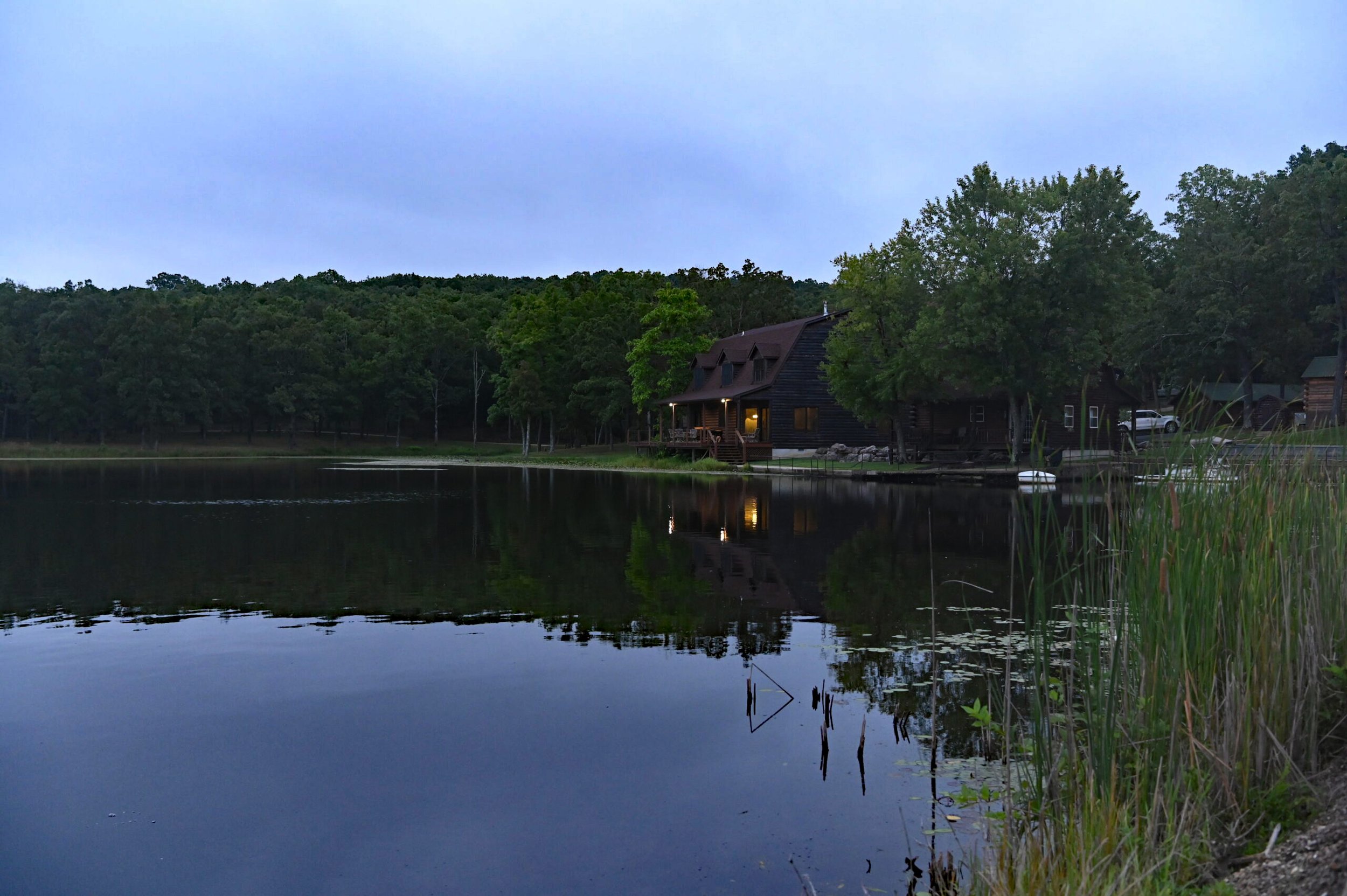 Twin Lakes Whitetails Hunting Lodge Missouri.jpg