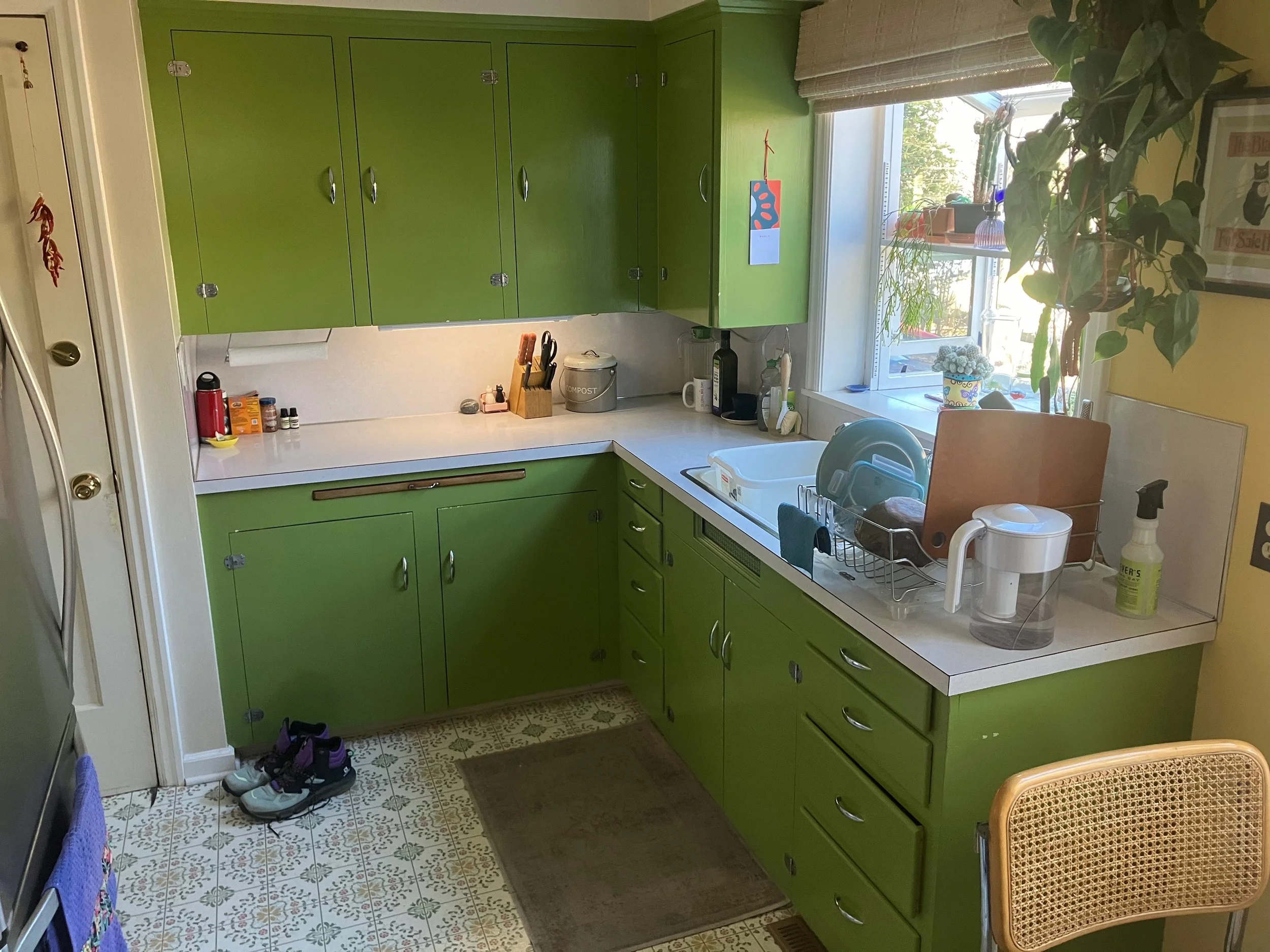 Before- Portsmouth Quartz counters and tile backsplash
