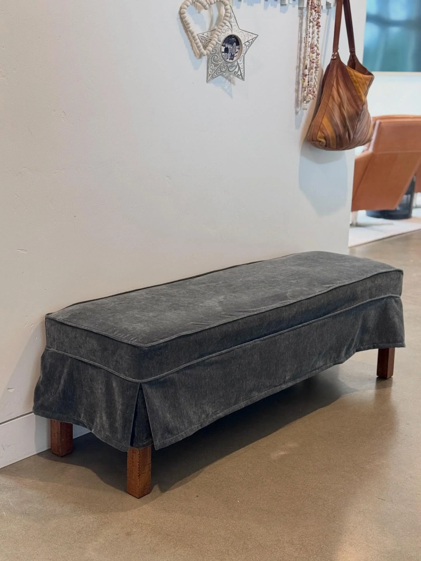 Simple chenille Bench Seat Slipcover made for favorite client. Distressed Chenille from Pottery Barn in Denim. I love the simplicity and luxury!  #customslipcovers #slipcovers #Spokaneslipcovers #homedecor #furnituremakeover #upholstery #beforeandaft