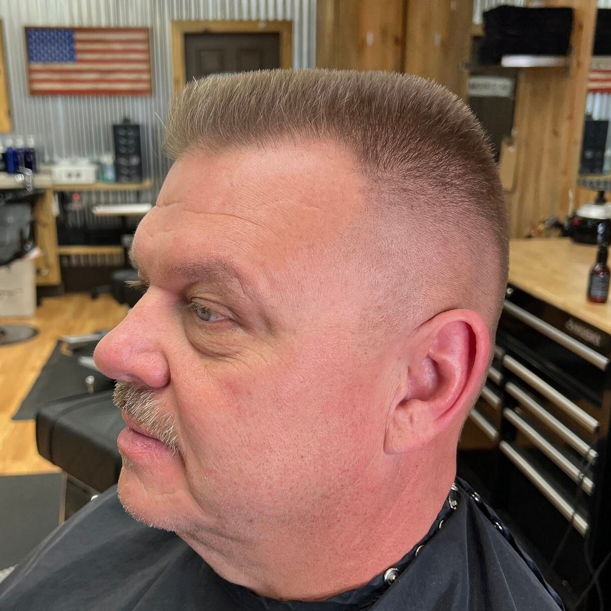 Flattops so sharp, they could cut through steel 🔪💪🏼 At our barbershop, we're not just experts, we're artists! Whether you want a classic look or something more modern, we've got you covered 👌🏼 Don't miss a beat, hit that like button and stay up-