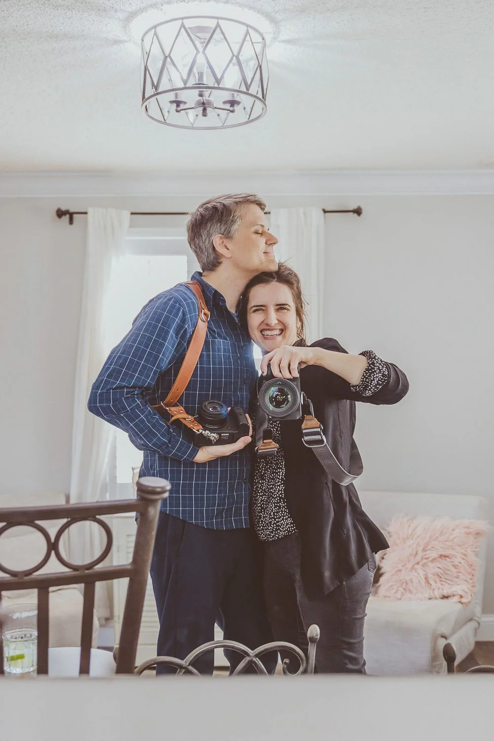st louis missouri wedding photographers taking a selfi in a mirror