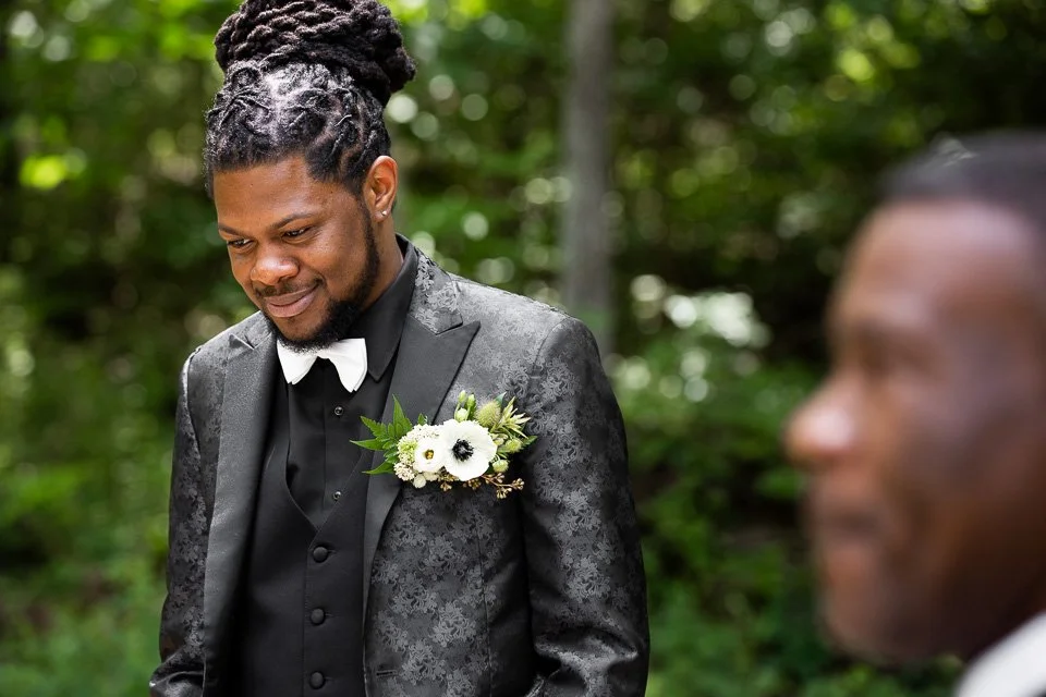 bride and groom first look_Franklin County wedding photography