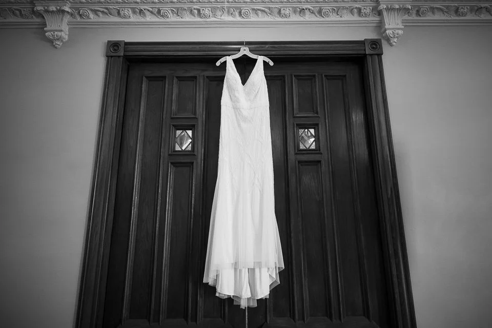 black and white wedding dress portrait-st louis wedding photographer