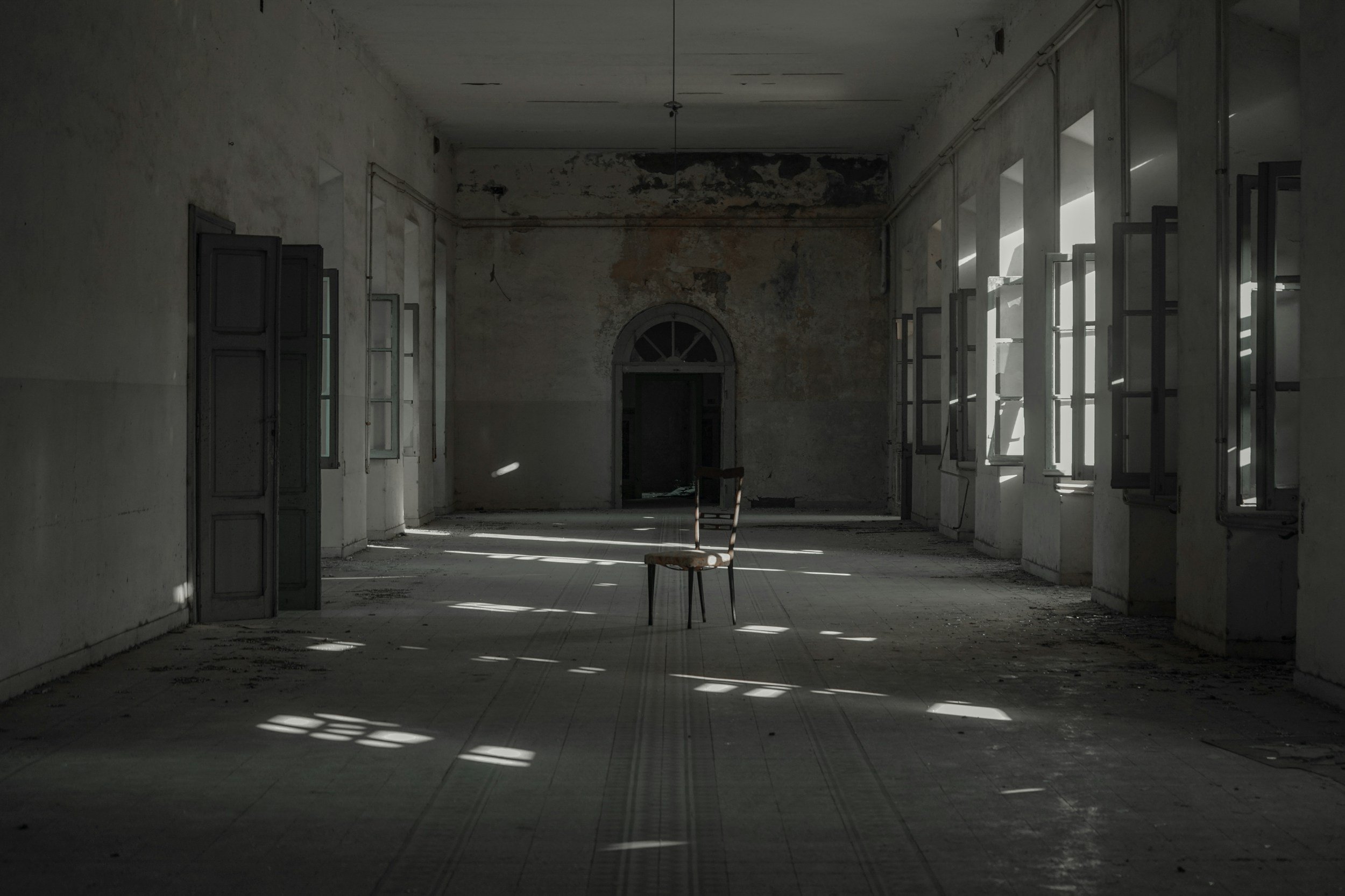 Abandonment Wounds: Why Letting Go Can Feel So Threatening