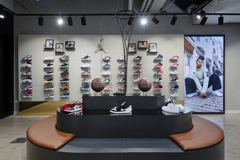Nike New — Retail Group