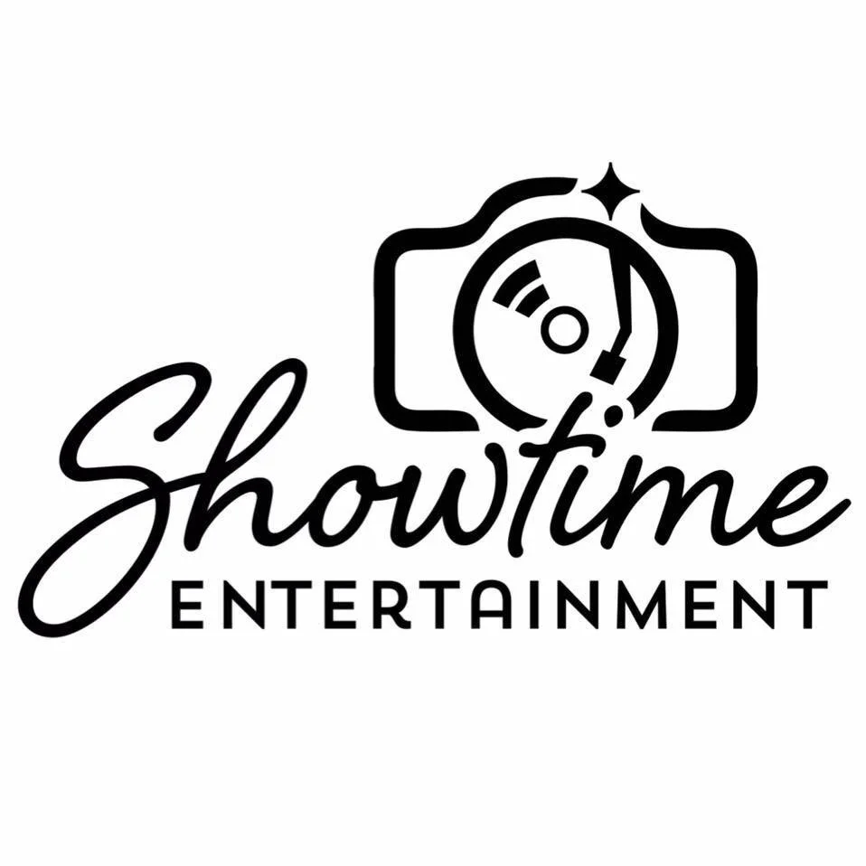 Logo for Showtime Entertainment featuring a turntable and a star, with the text 'Showtime Entertainment'.