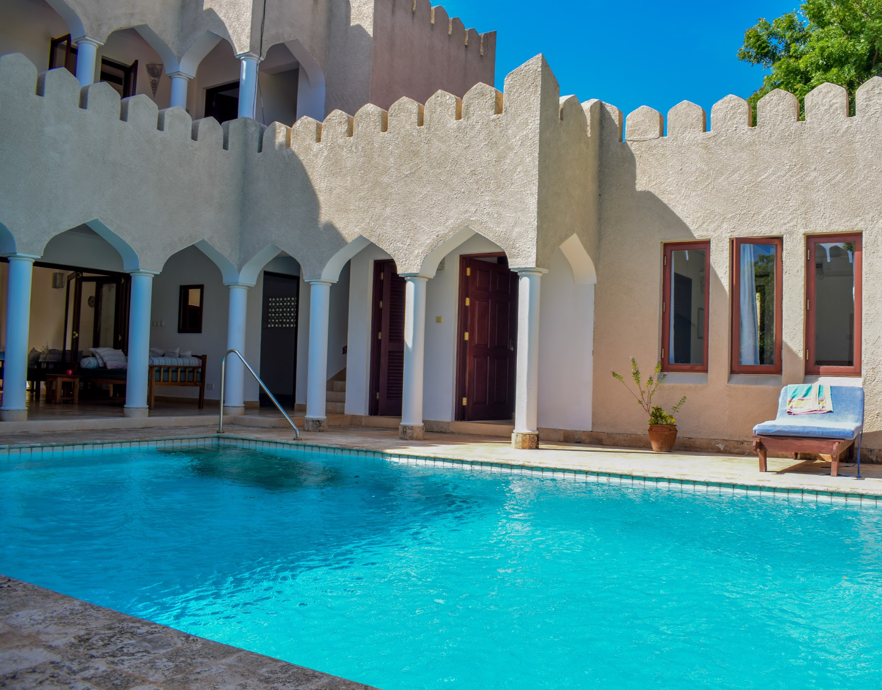 Half Acre 4-Bed Fairway Golf Villa For Sale