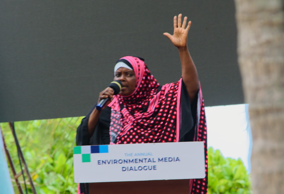 Conservation Conversations: Enabling Community and Media Dialogue