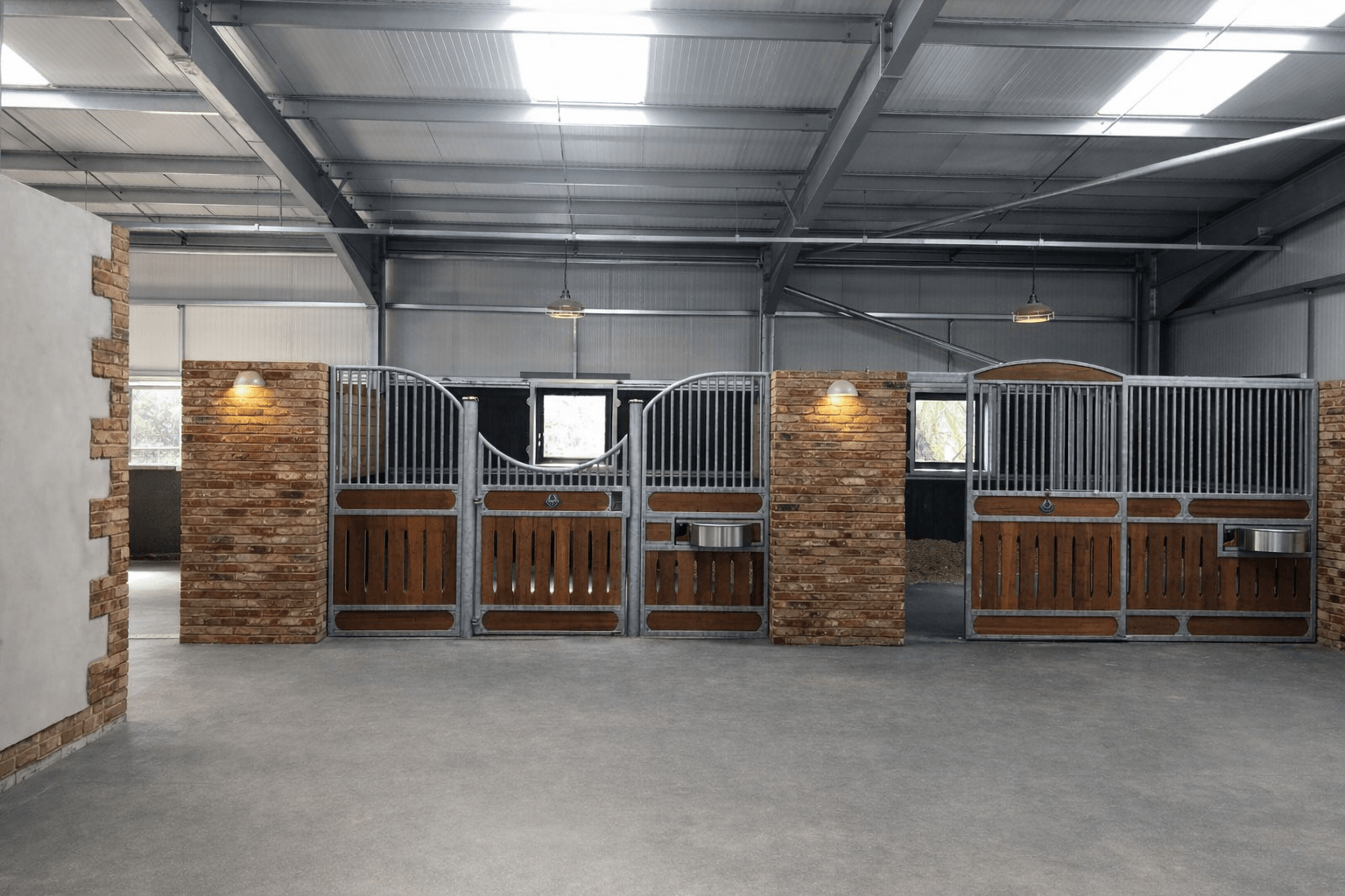 American barn with internal stabling