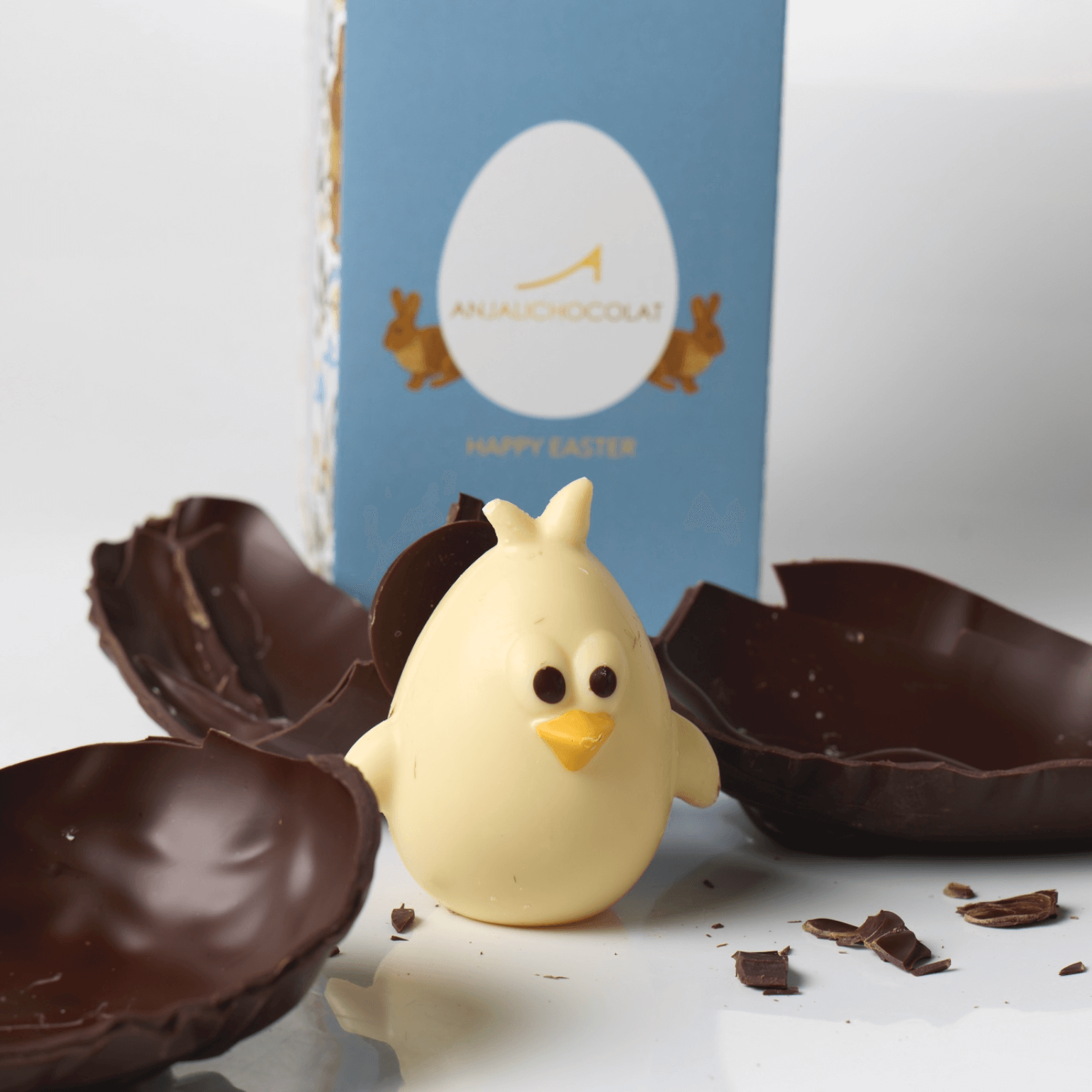 dark-chocolate-easter-egg-with-chick.png