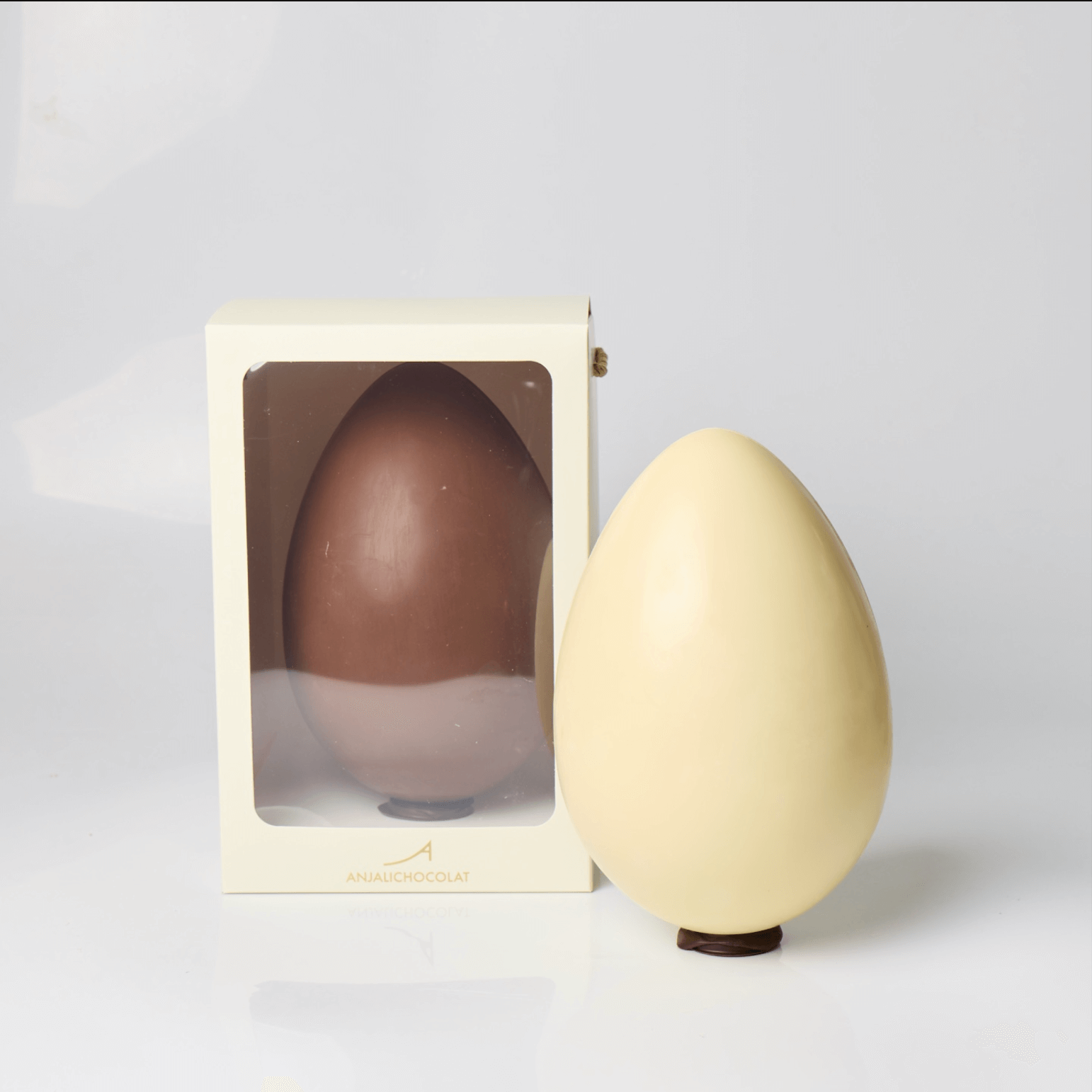 large-milk-chocolate-easter-egg-anjalichocolat-singapore-2026.png
