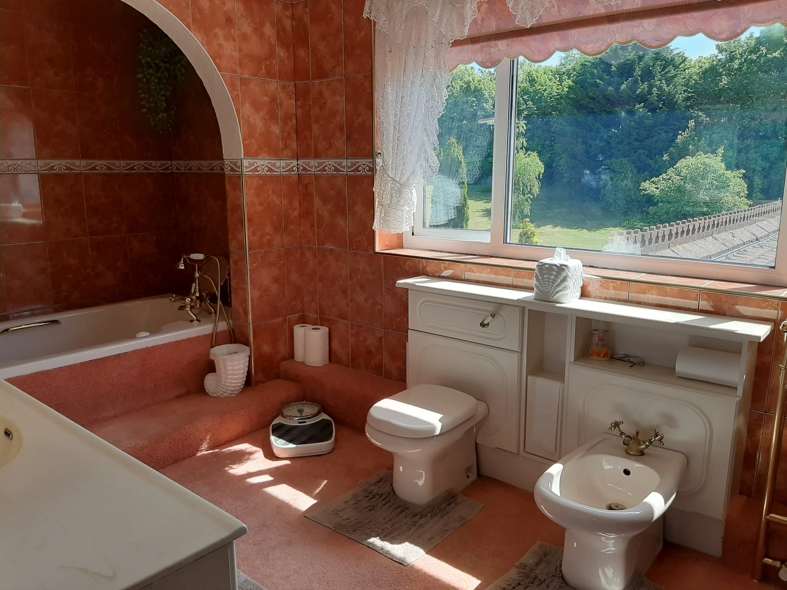 87. Bedroom 1 - En-Suite.jpg