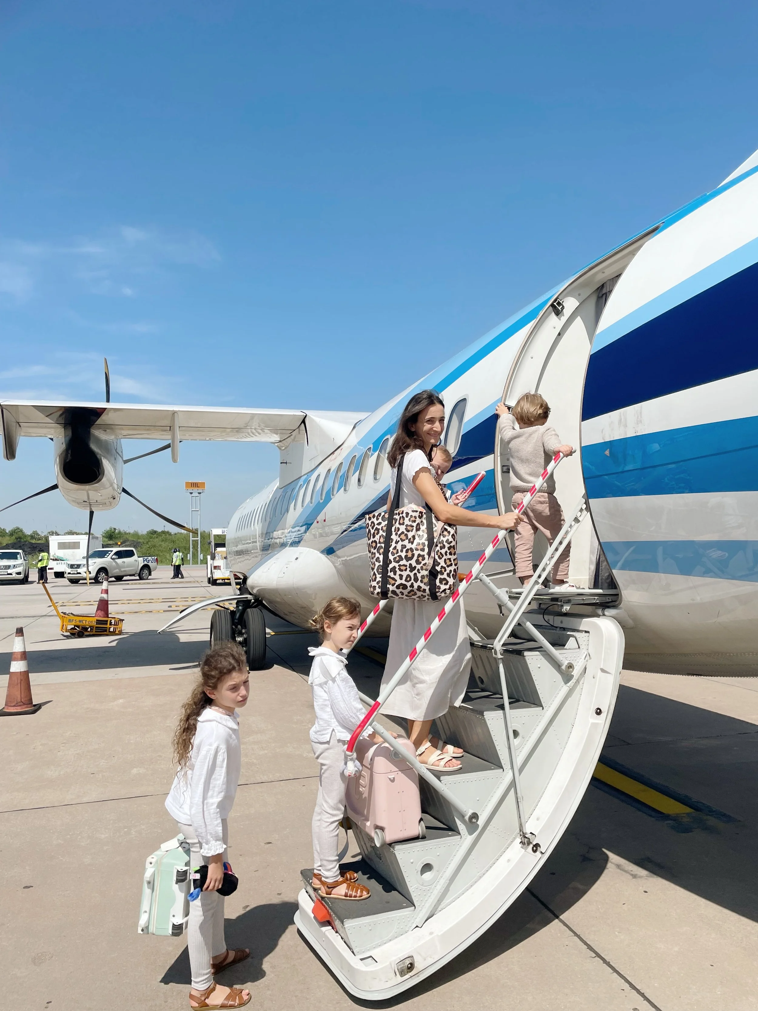 voyage en avion le guide Little Voyageurs.JPG