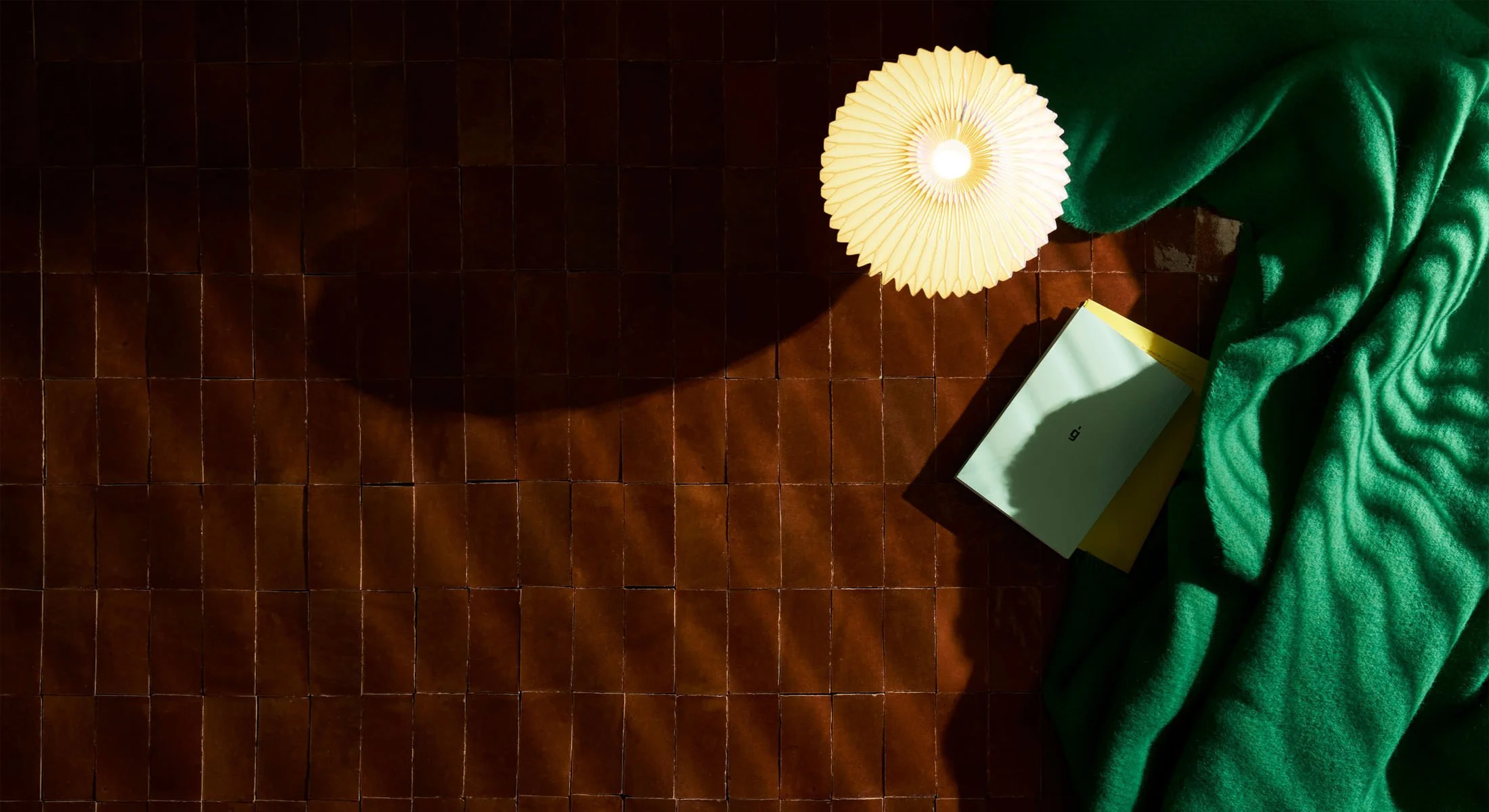 Imagen de catálogo para una colección de azulejos artesanales