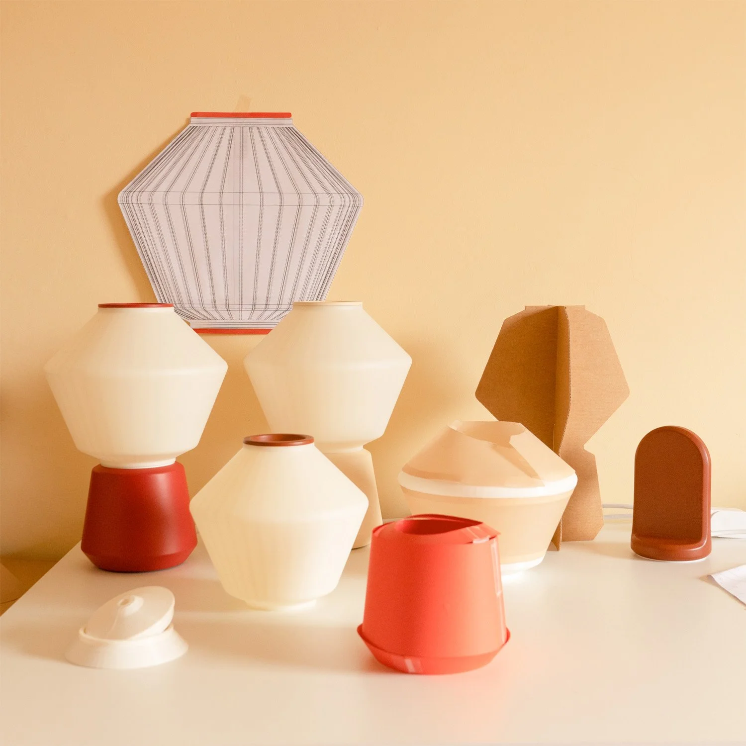 Maquetas y prototipos realizados durante el proceso de diseño de producto