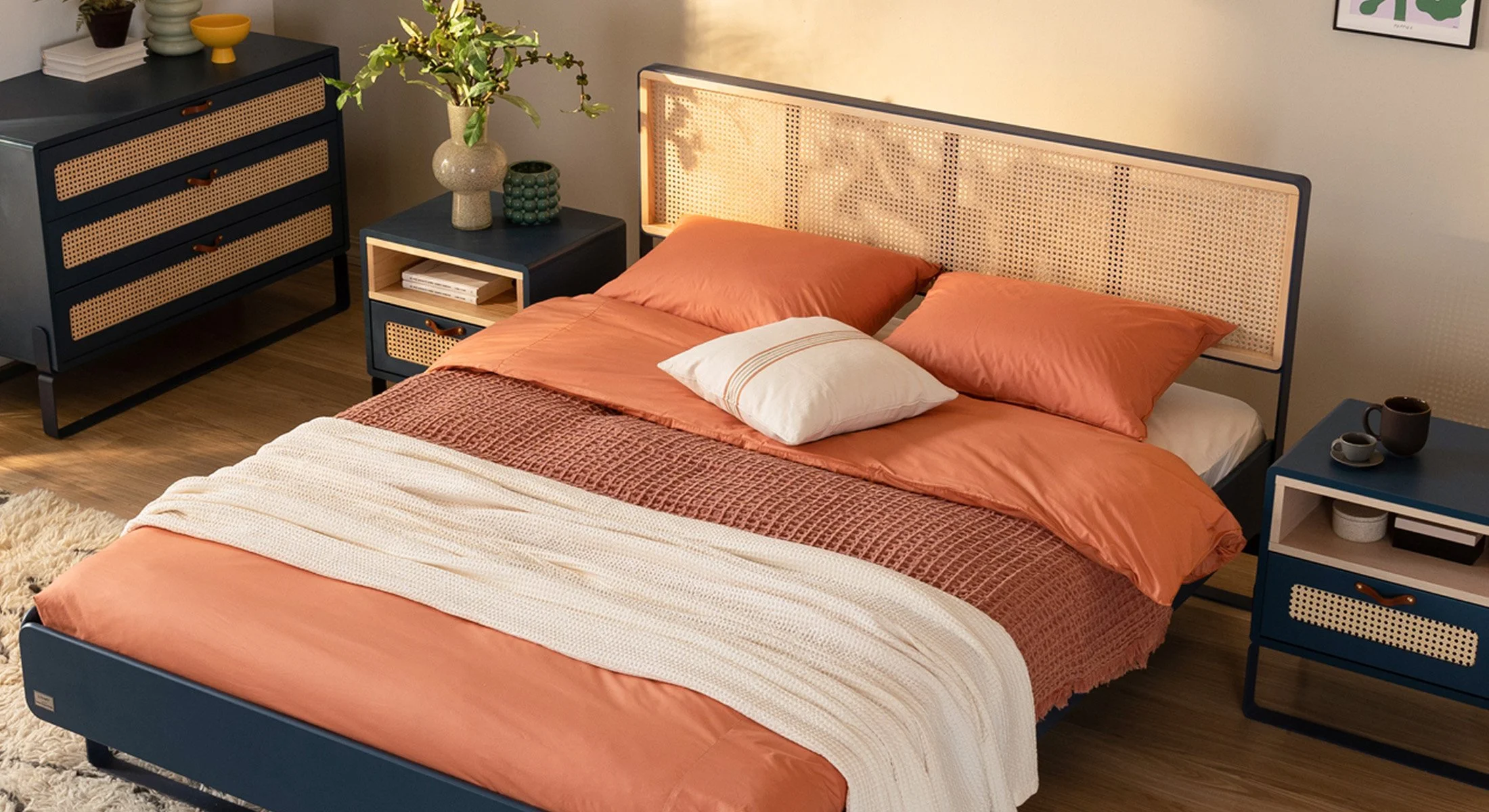 The final Minimal bedroom collection, blending Spanish creative vision with Korean industrial excellence.