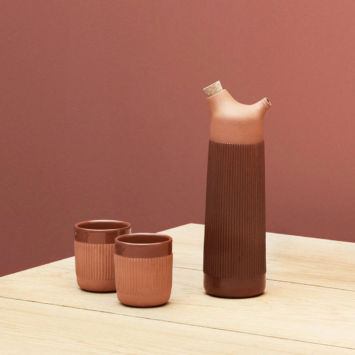 Botijo de diseño que mezcla artesanía y procesos industriales