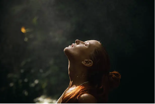 10 Signs of Unresolved Trauma You Shouldn’t Ignore