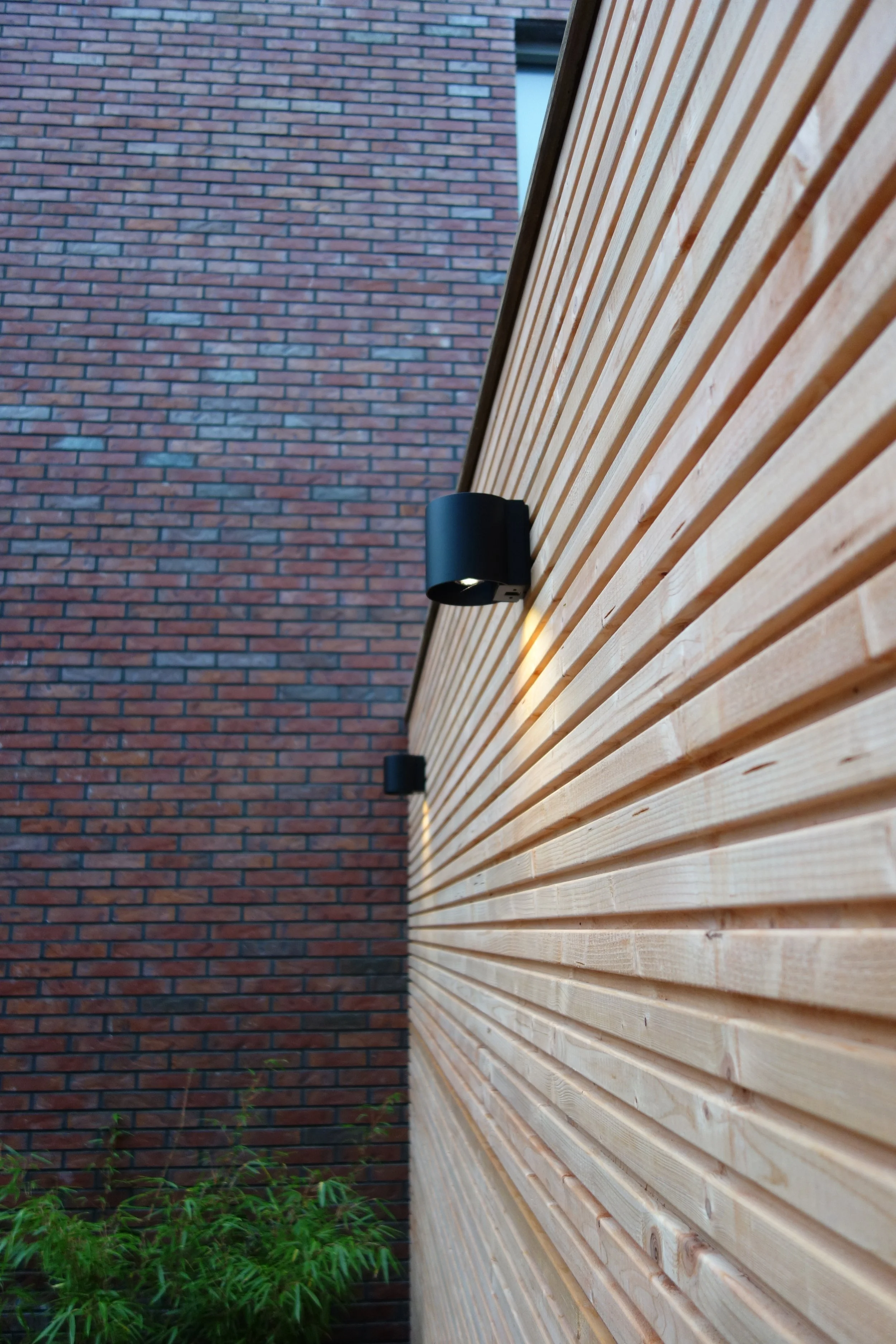 schutting met inlite verlichting.JPG