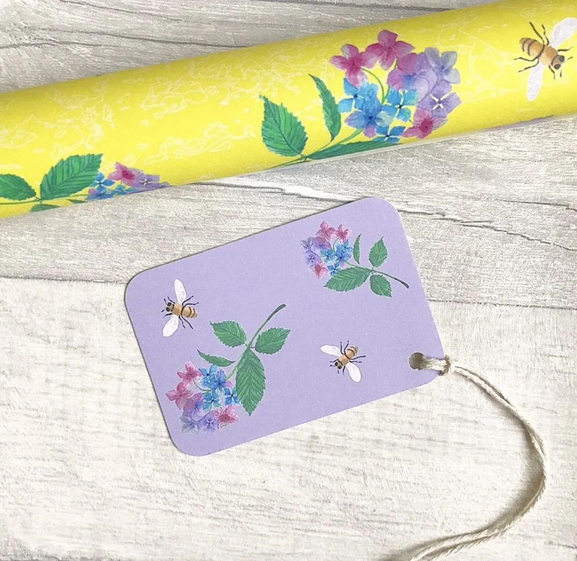 Hydrangea and Bee Gift Tag