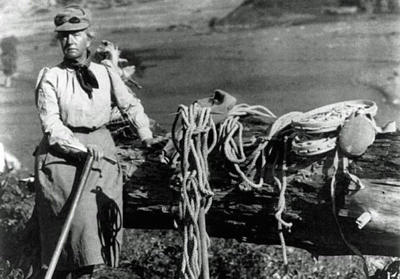 De las pioneras a las campeonas actuales: la historia de las mujeres y el deporte en la montaña