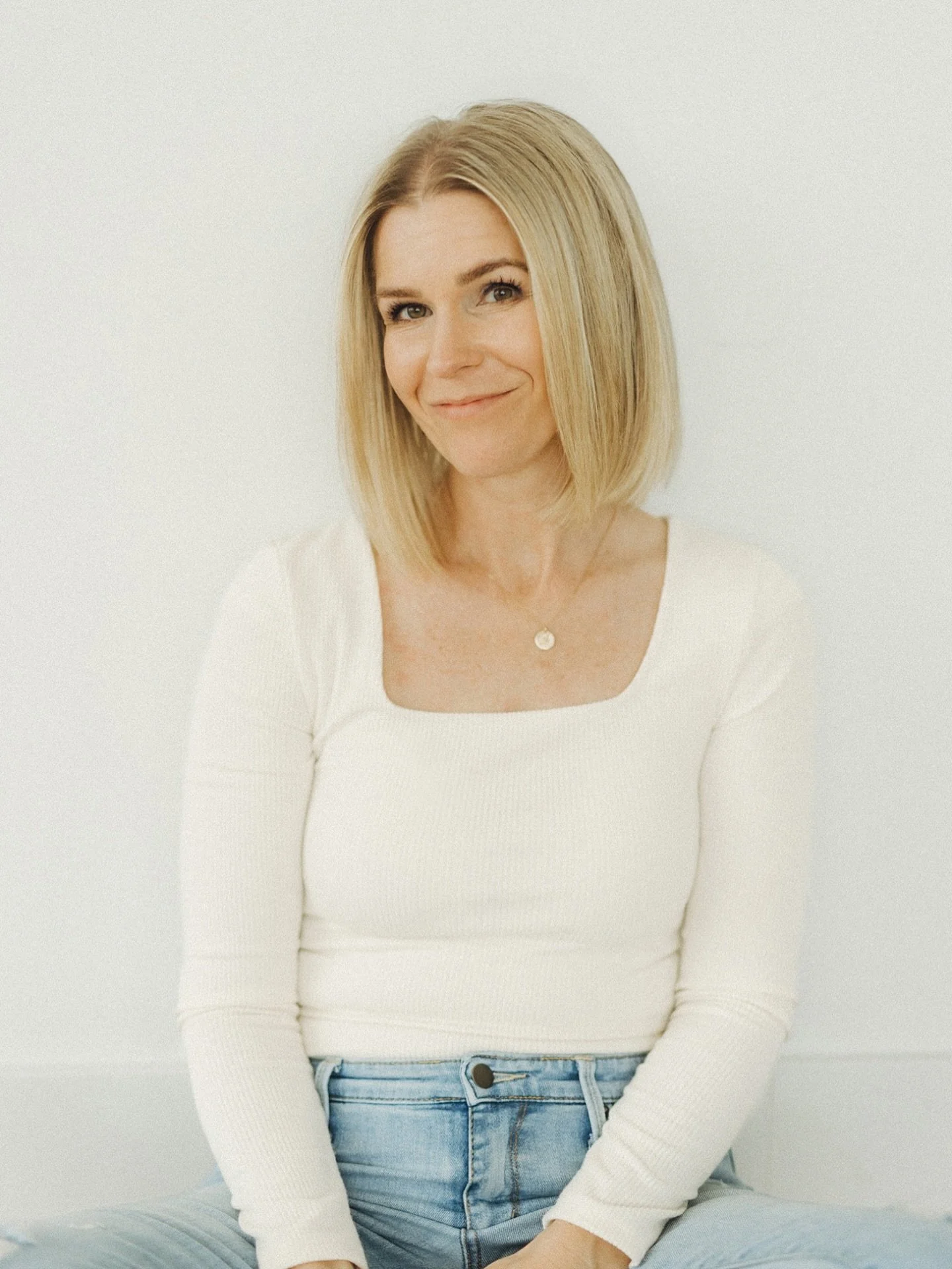 I guess it&rsquo;s that time again &hellip; bio time! My last profile photo change was in 2022 which feels like centuries ago. A few things about me:

👵🏻 I&rsquo;m all in on the &ldquo;grandma hobbies&rdquo; Crochet, embroidery, growing a flower ga