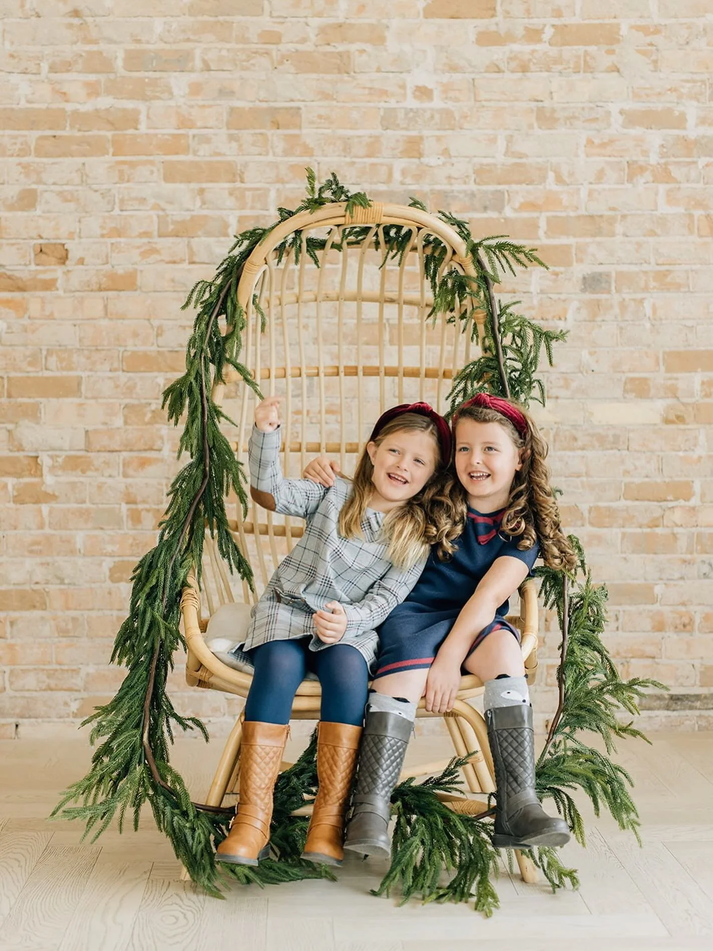 Just opened up two dates/locations for CHRISTMAS STUDIO MICRO-MINI SESSIONS! 🎄❤️❄️ 

&bull; 10 minutes
&bull; 10 photos
&bull; 1 week turnaround time

Perfect for snagging those classic Christmas card photos!  December-you says thank you for being o