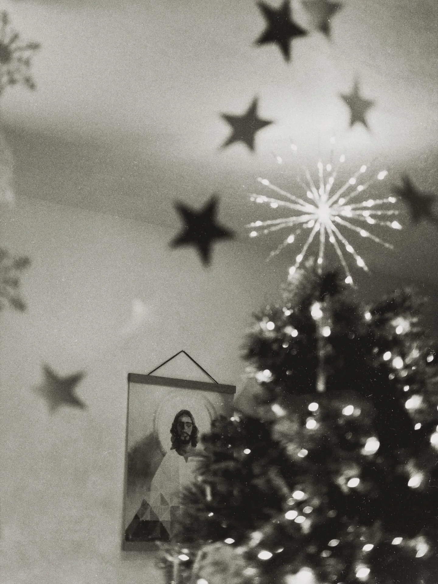 Sometimes a new wallpaper is the reset you didn&rsquo;t know you needed ✨ Wallpaper Wednesday is in my stories now!