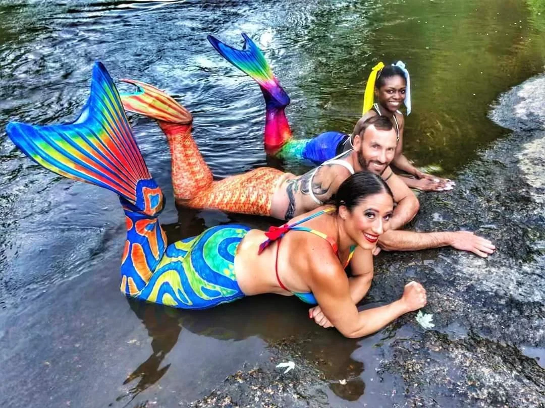 2mermaids1merman.jpg