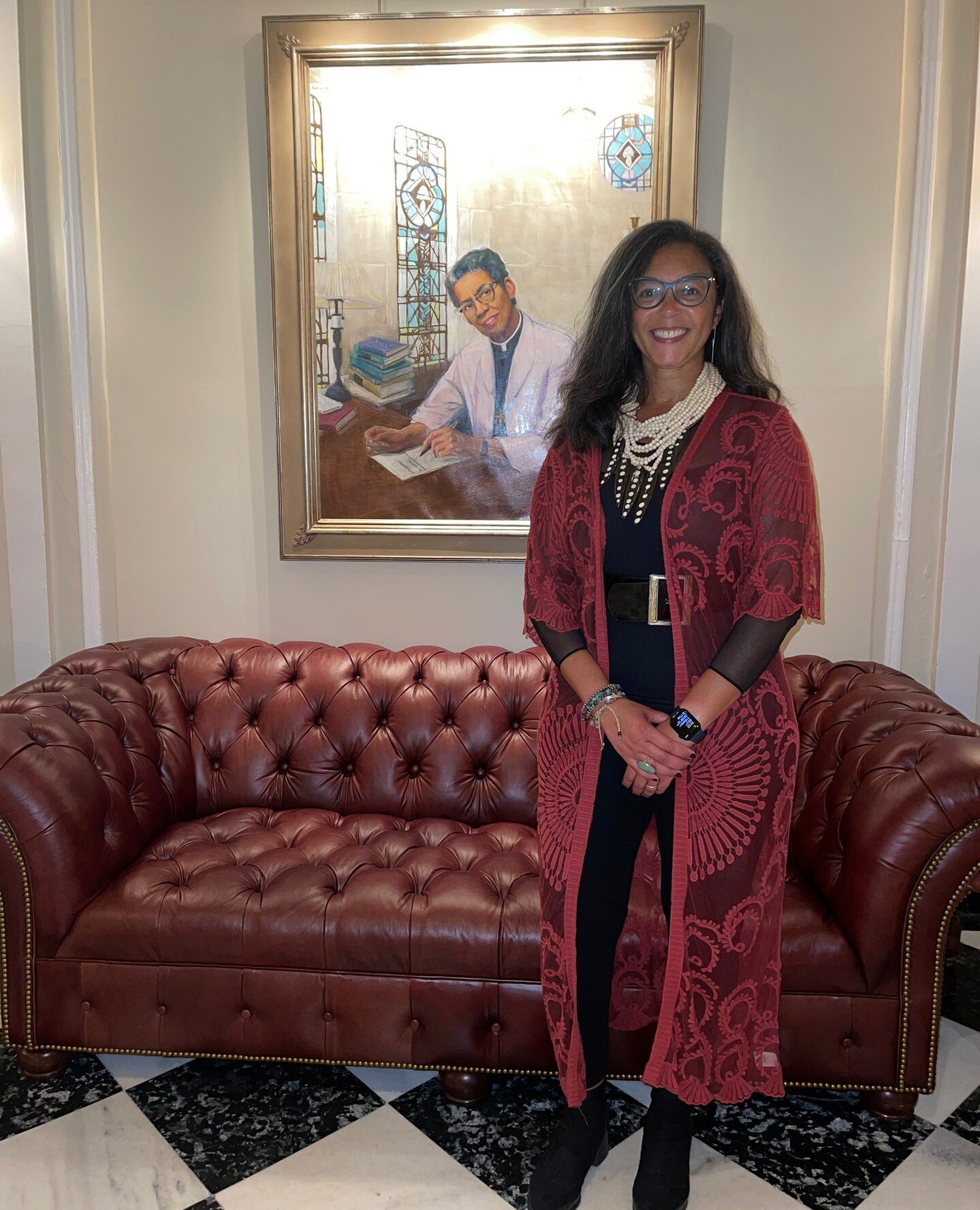 💁🏽&zwj;♀️ Our Senior Advisor @mynameisriaaiken took a picture beside the portrait of Pauli Murray in the NY Yale Club. Pauli Murray and Justice Sotomayor are the only women featured on the walls. You can find Pauli right in the lobby, just as you c