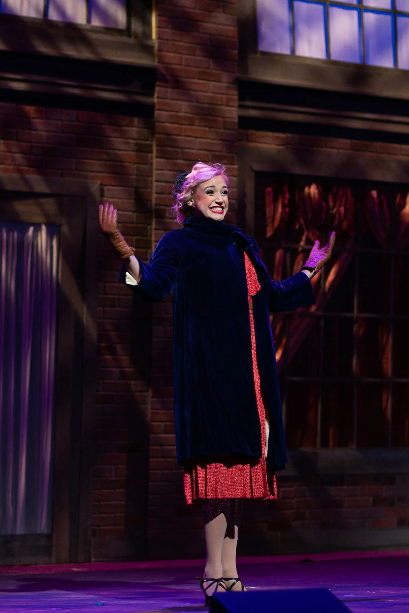 Ilona - She Loves Me