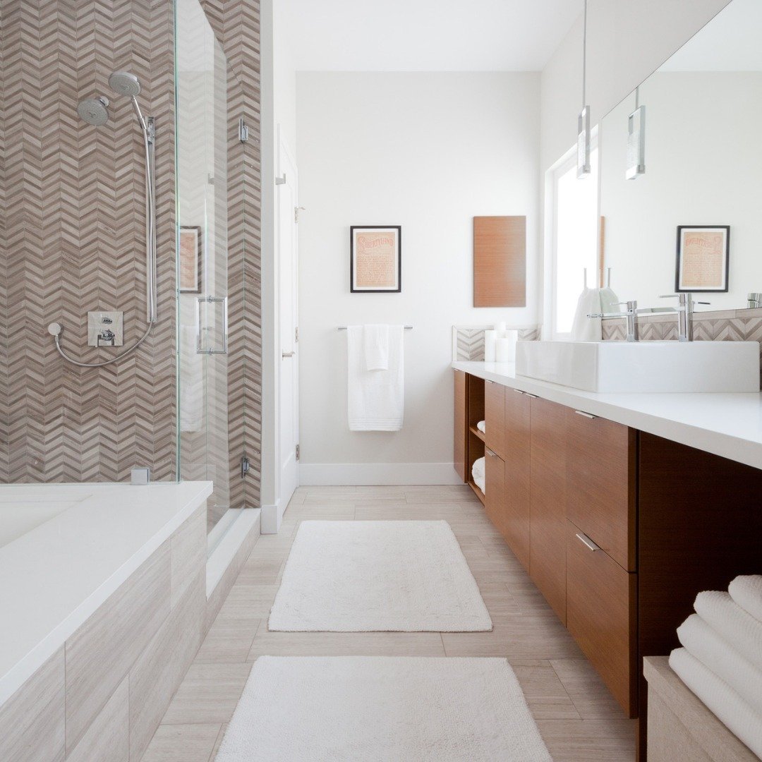One of our all-time favorite remodels over here.  This full primary bath was carved out of an adjacent room and repurposed to create a luxurious ensuite experience. 

#BathroomRemodelLA
#LABathroomDesign
#ModernBathroom
#LARemodel
#LosAngelesHomes
#L