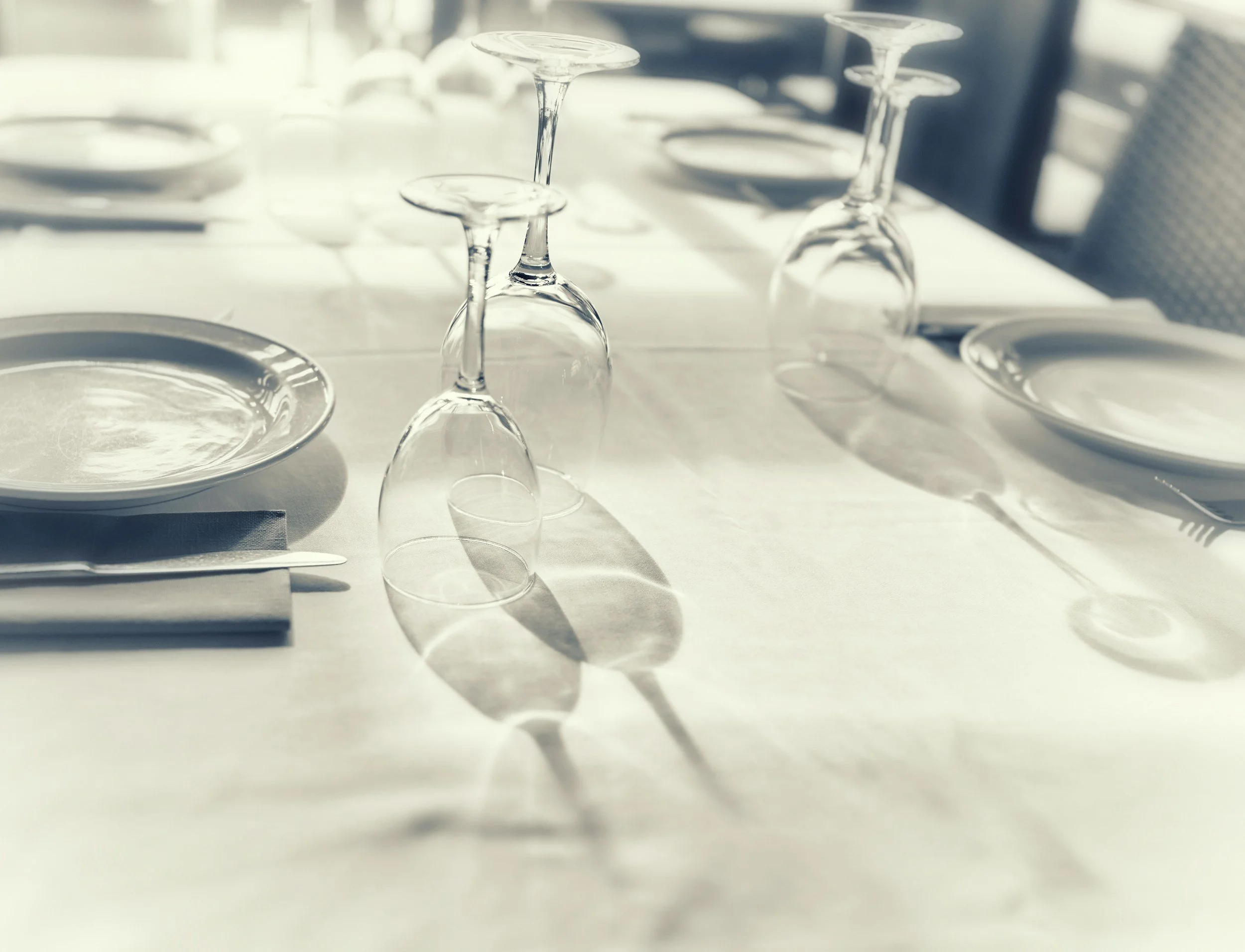 Minimal Table setting in B&W