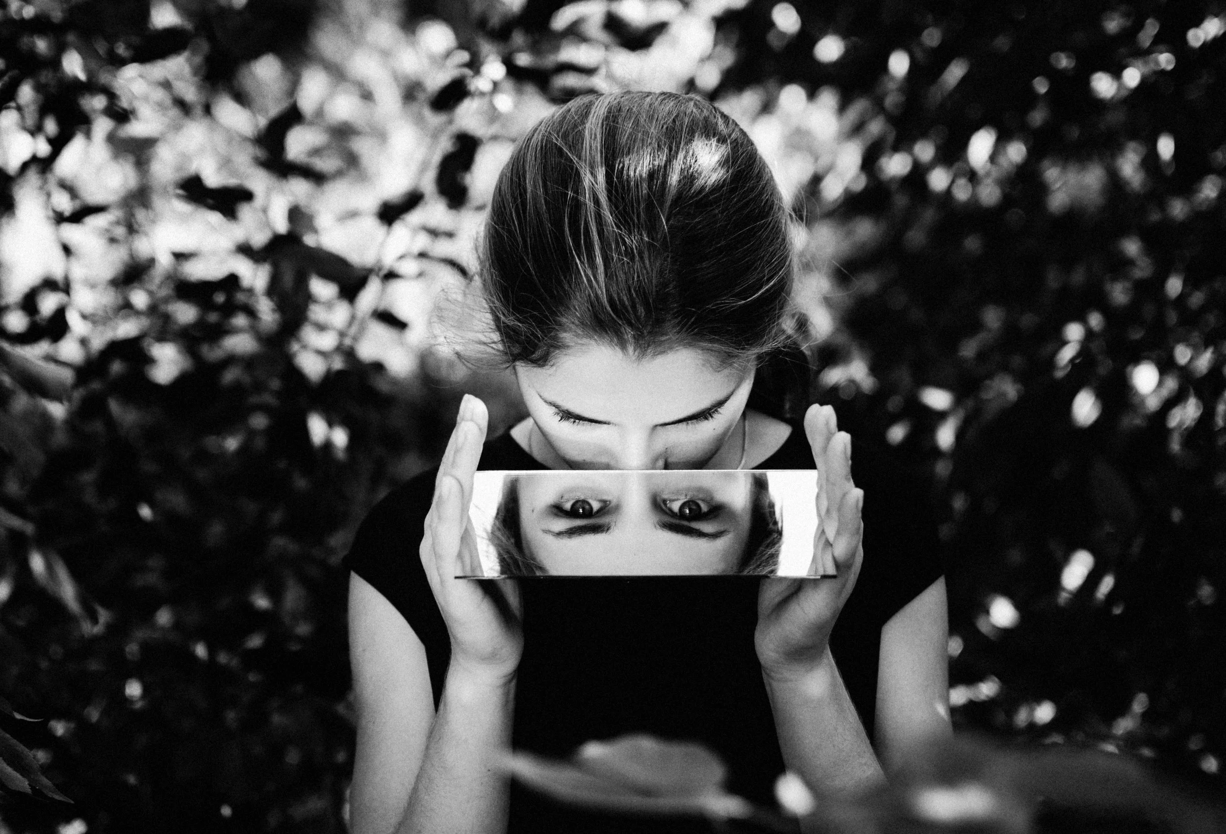 Translating Mirrors, Souls and Business  |  video