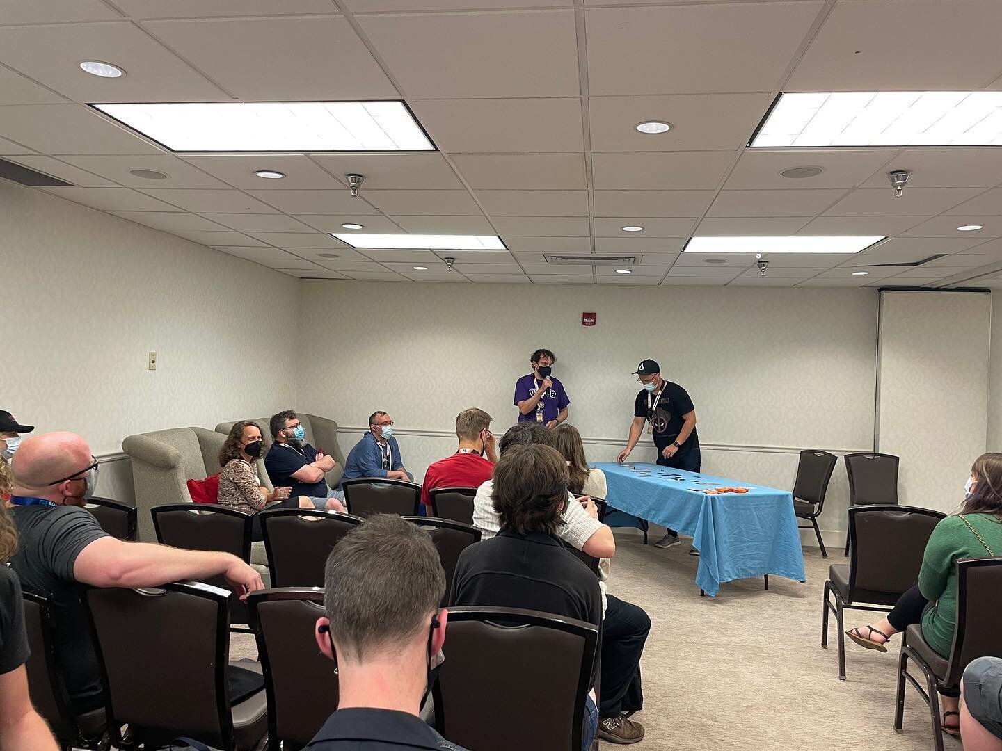 We got incredible feedback at @theunpub this weekend! Here's our fearless leader, @thatwalshguy, delivering a pitch at feedback frenzy!