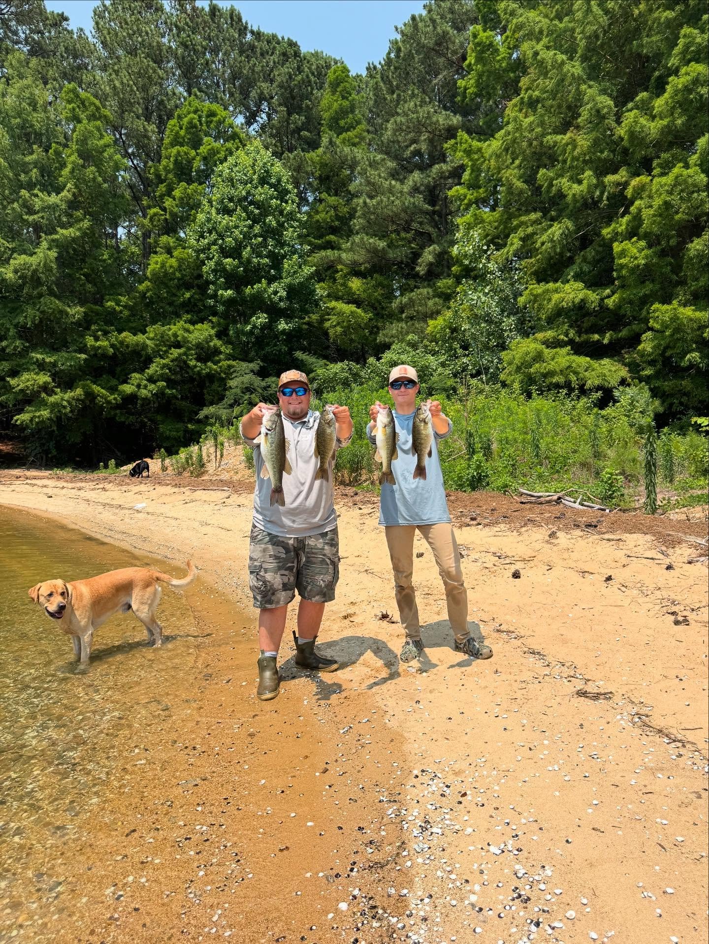 My buddy and I @gunman_07 went out on the home pond Monday. That morning was on fire! We got into a good bite window and caught them back to back. But it slowly shut down and got tougher and tougher through the day. No matter we caught them and had a