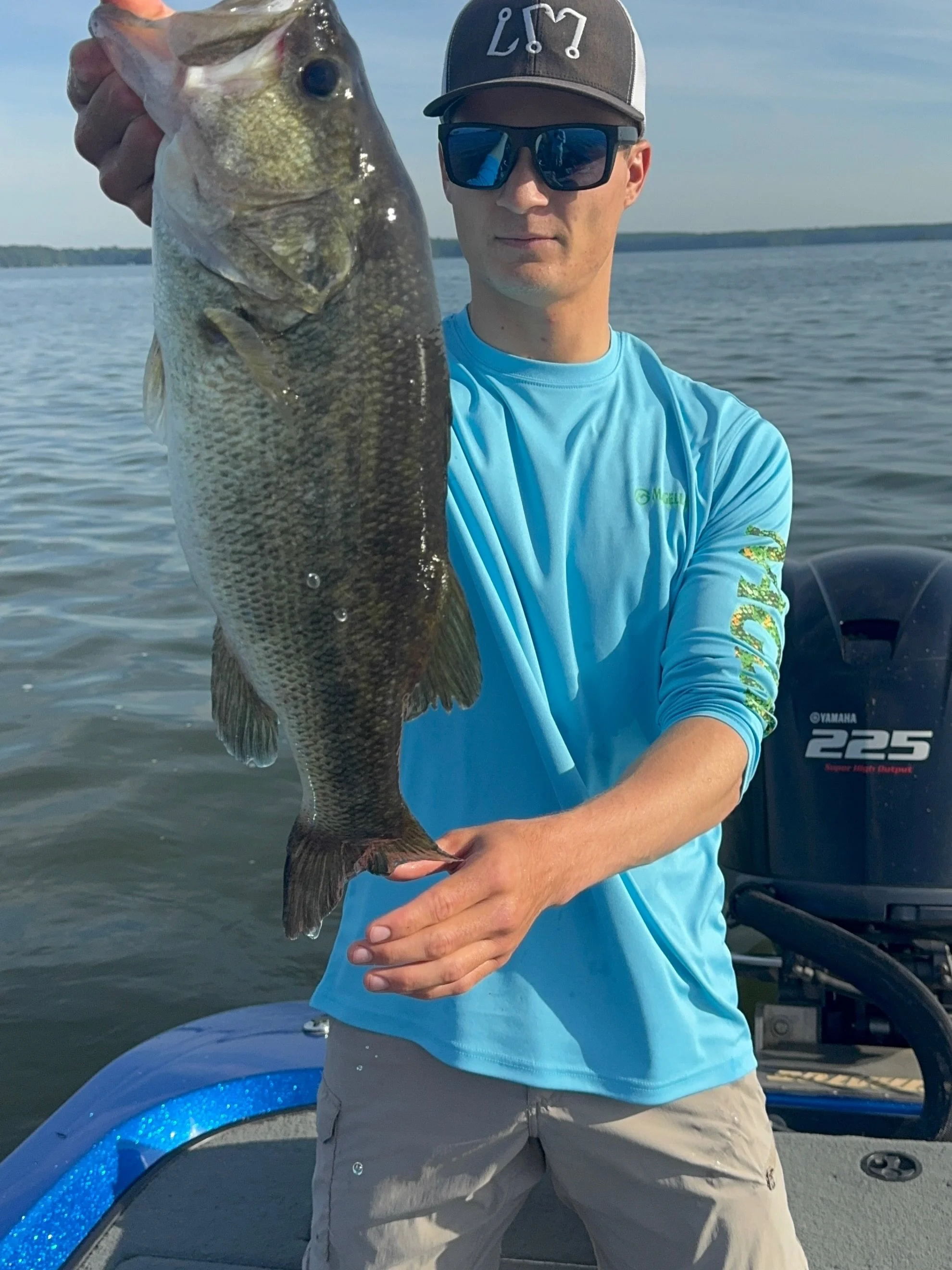 My dad and I went out this past weekend to enjoy the day. And enjoy the day we absolutely did! We had a heck of a day catching 22:8lbs and my dad caught a 7lb kicker! Can&rsquo;t ask for anything better, thank you lord!

#bassfishingamerica #loganmil