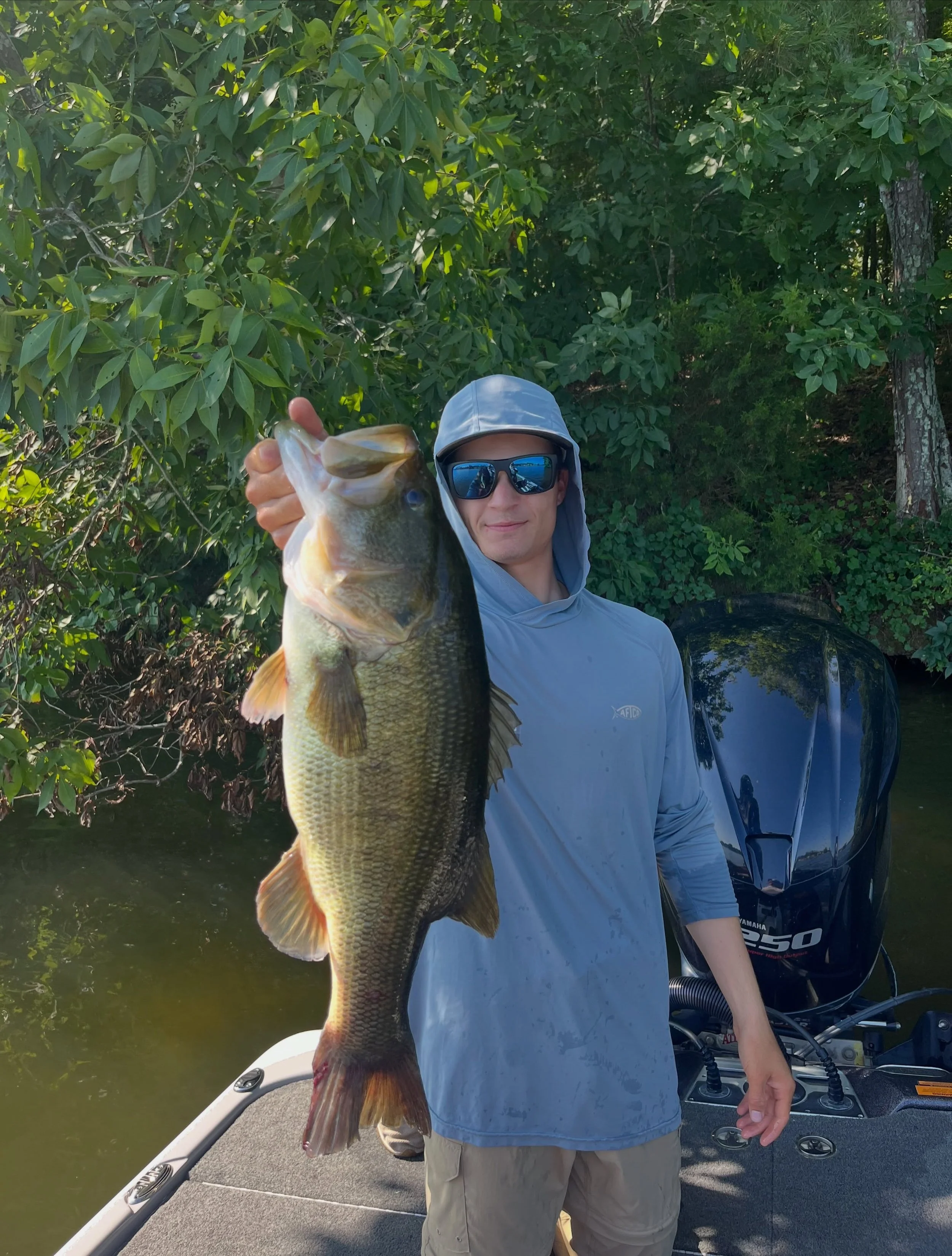 I have been fishing for a long time. And after 18 years and it&rsquo;s hard for me to say that 😂. I finally caught one over 8lbs! This time of the year can be tough to find giants and I&rsquo;m thankful I was able to come across one. Especially catc