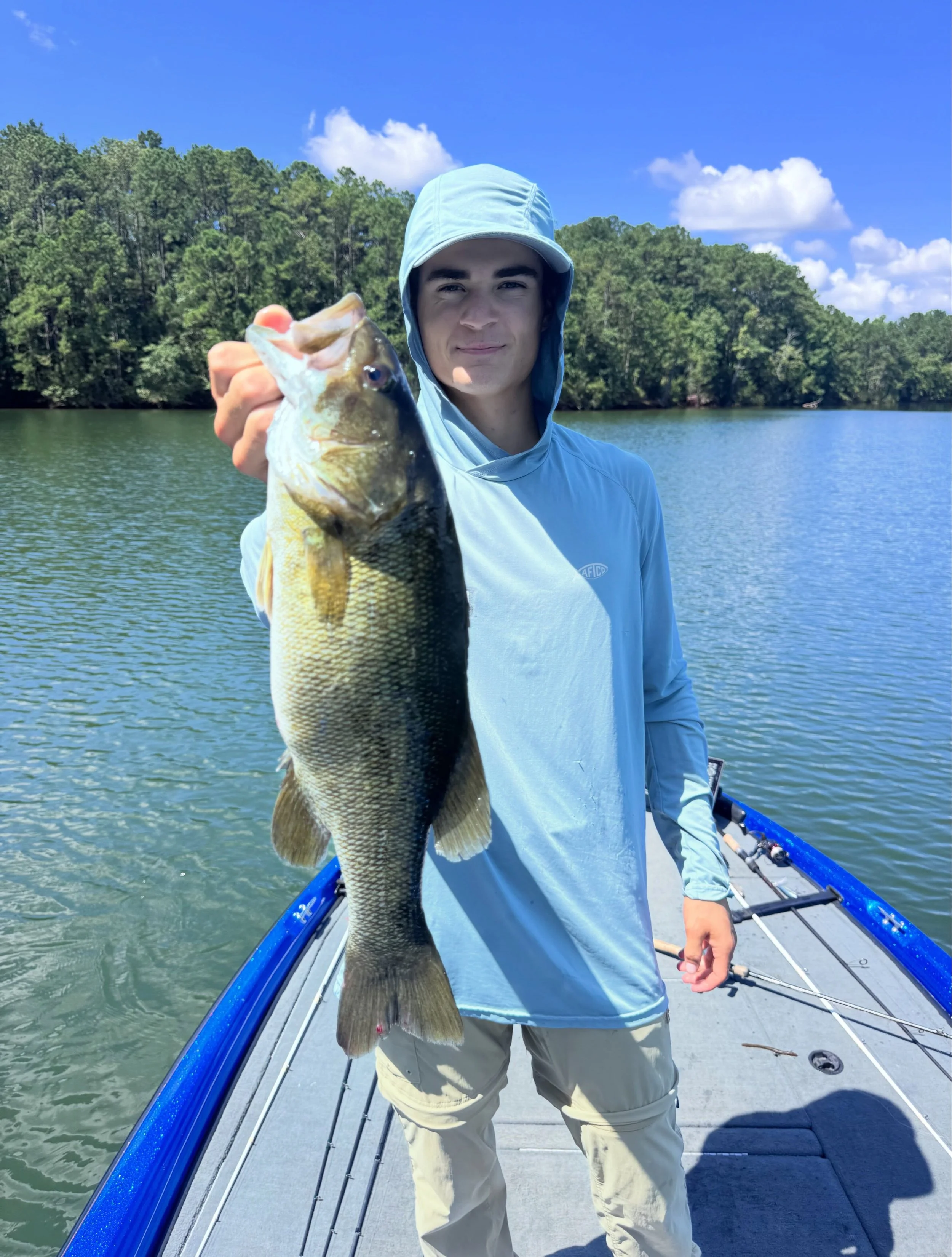 Smallies for the win all day! Been fishing for green fish so much recently. It&rsquo;s nice to have a change and catch some Smallies!

#loganmillsfishing #smallmouthbass #bassfishing #fishing🐟 #smallmouthbassfishing
