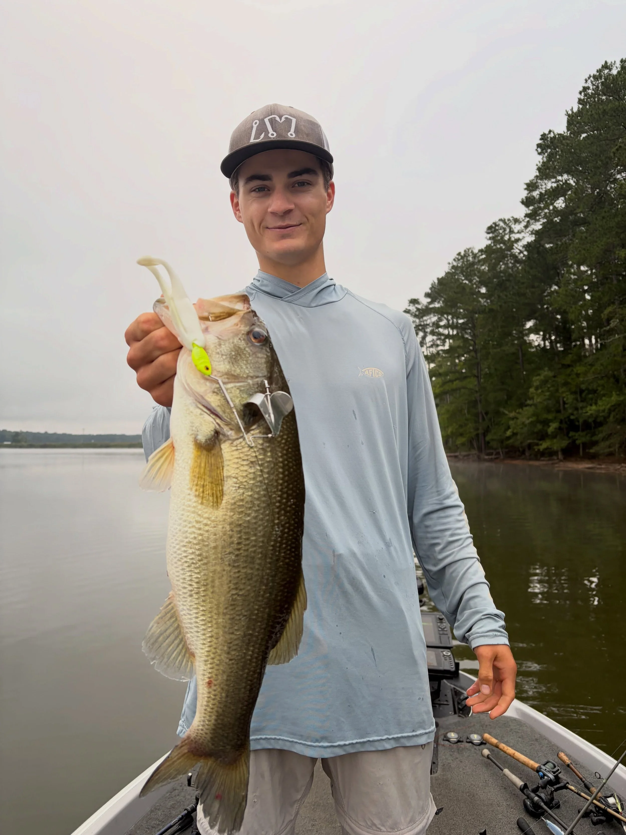 I love a shallow water bite&hellip;

#loganmillsfishing #bassfishing #topwaterfishing #largemouthbassfishing #largemouth