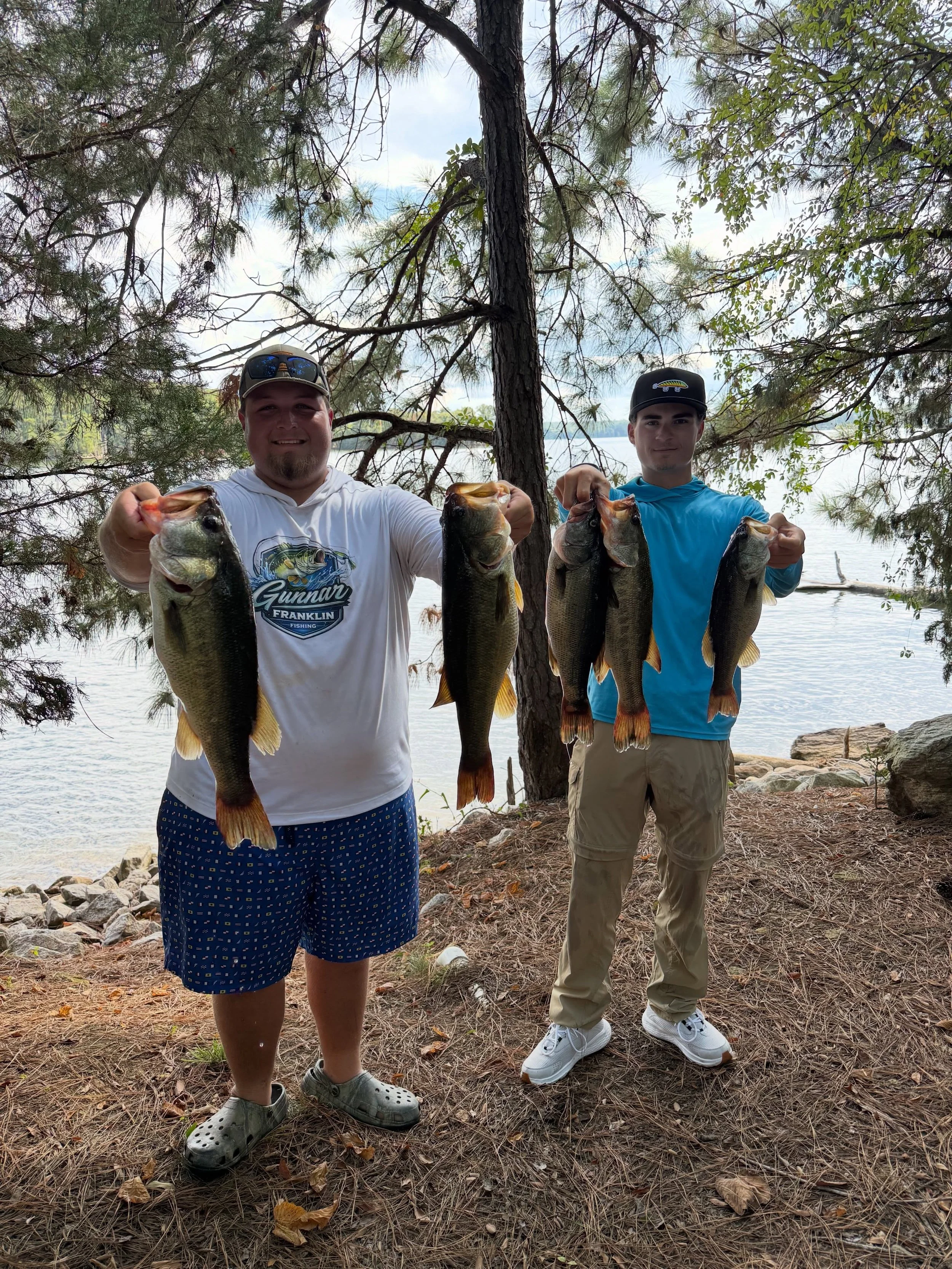 Fished a benefit tournament this past Friday. My buddy @gunman_07 and I had 19lbs and got 10th. Just need one more big bite and never come across it. But no complaints from me!

#loganmillsfishing #lakemurray #bassfishing #tournamentbassfishing #larg
