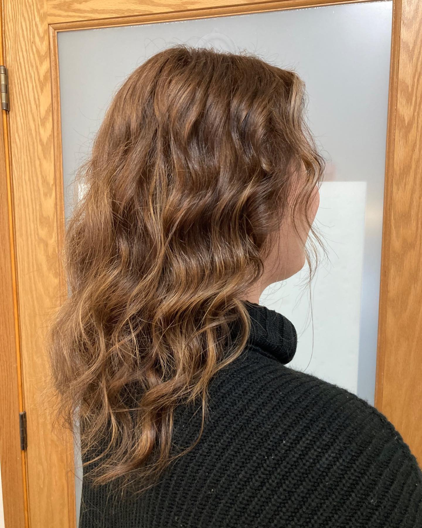 Check out this amazing transformation on my client! 

She went from grown out roots and blonde ends to a beautiful expensive brunette with natural lighter pieces in the ends of her hair. 

You look stunning!!! 

#wausau #wausauwi  #stevenspoint #shop