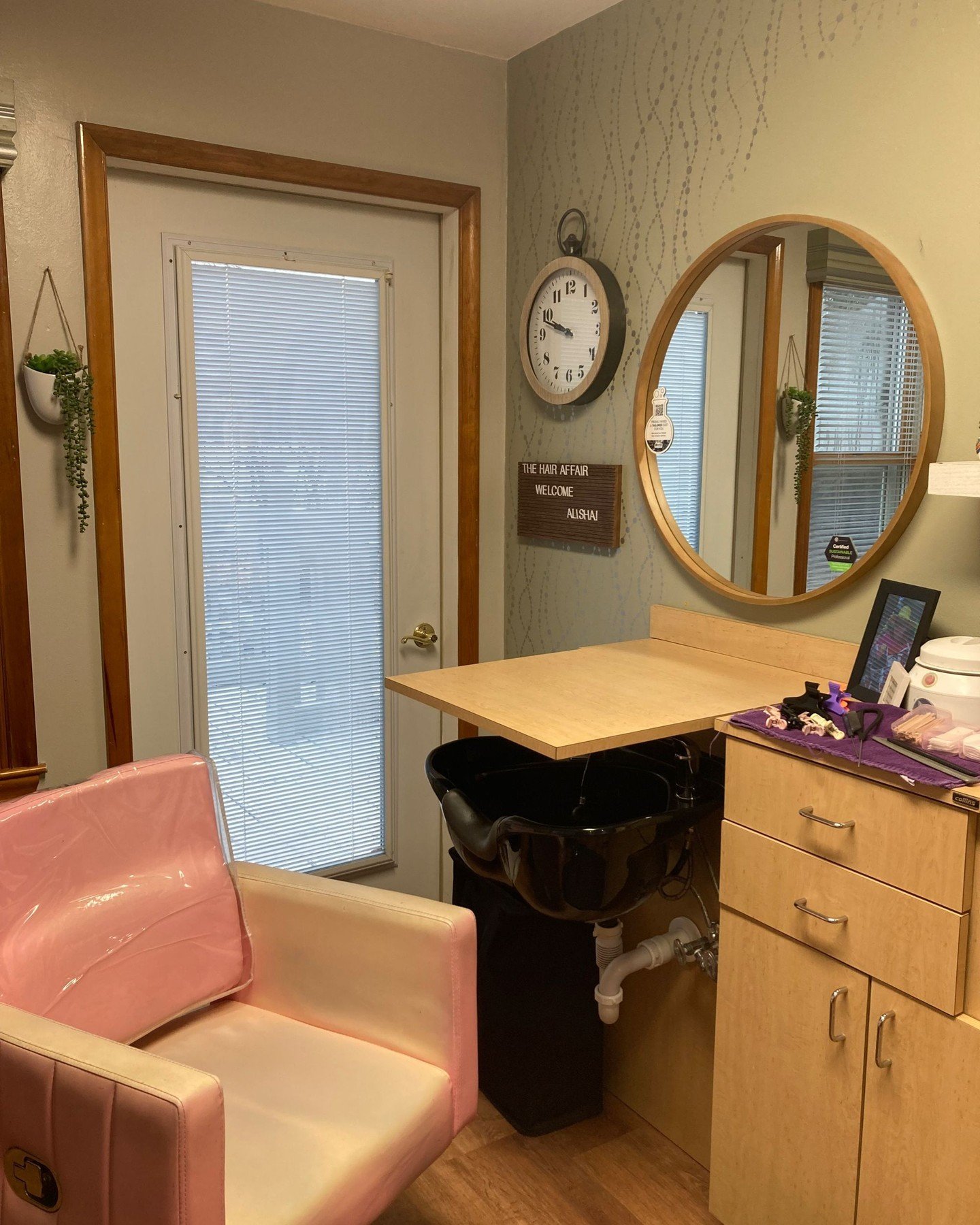 Oops, it's been a hot minute since I gave you a sneak peek into my world at the salon!

One of the best parts about being here is the calming environment and the option to customize your time at the salon. 

Want a closer look? Drop a &quot;Yes&quot;