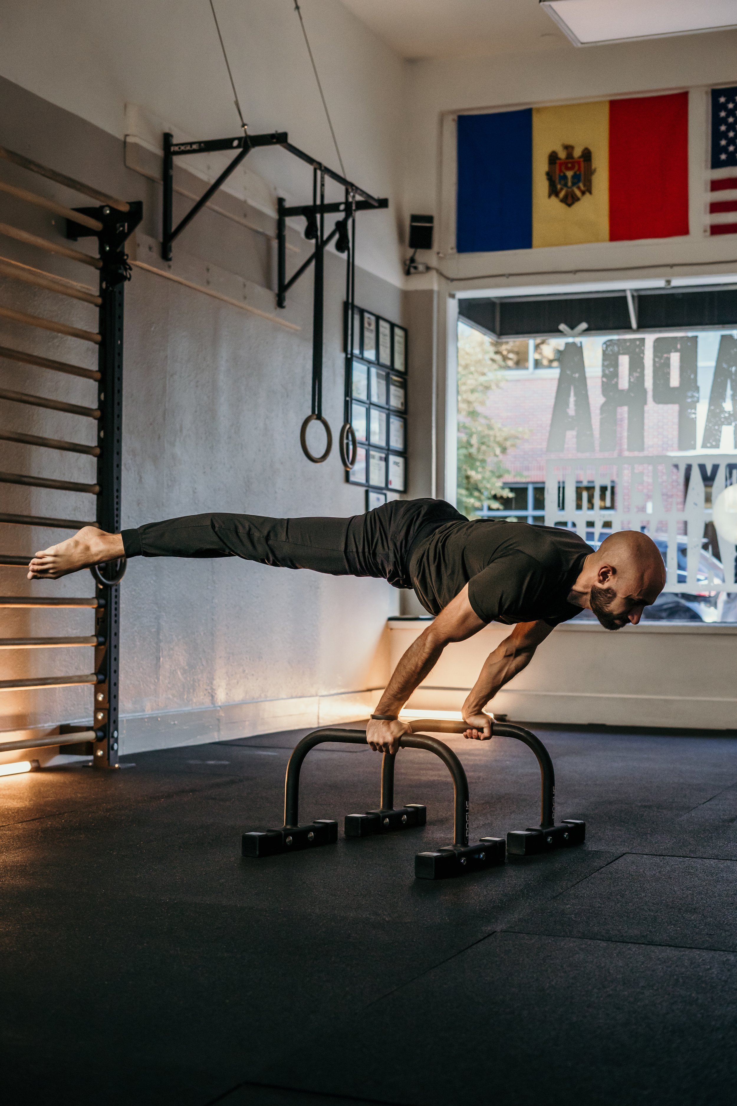 male personal trainer plache